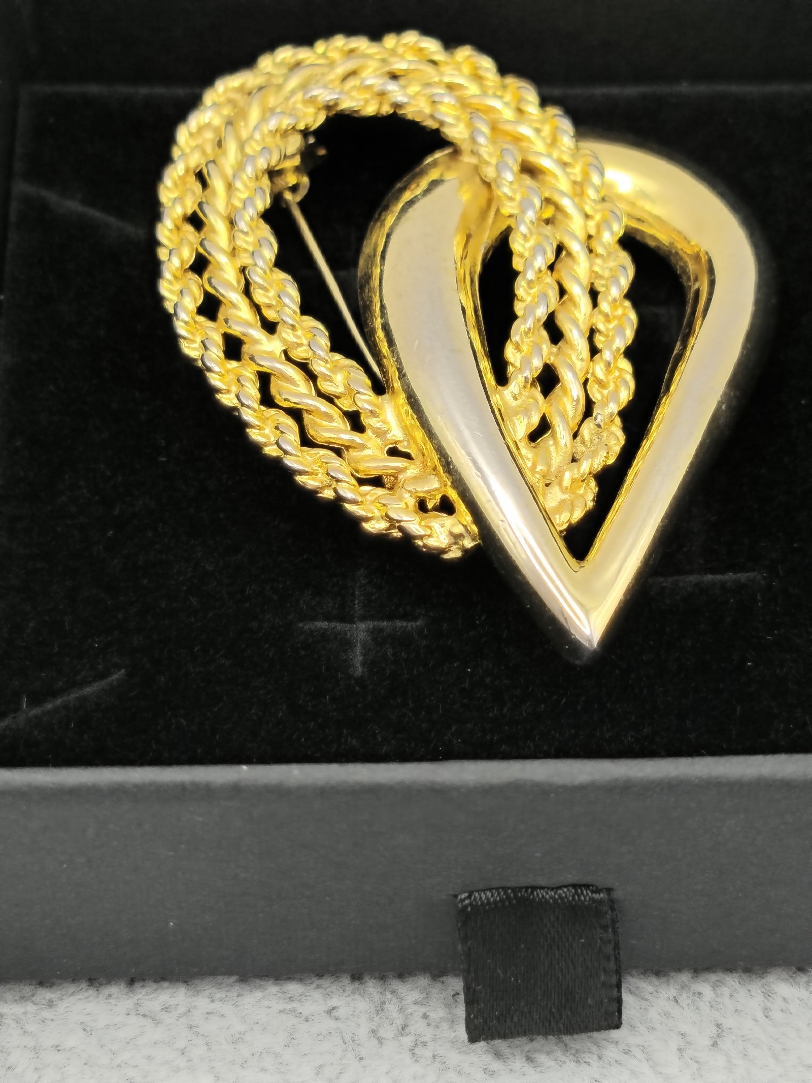 Vintage Gold Tone Multichain & Teardrop Brooch Pin Women image 2
