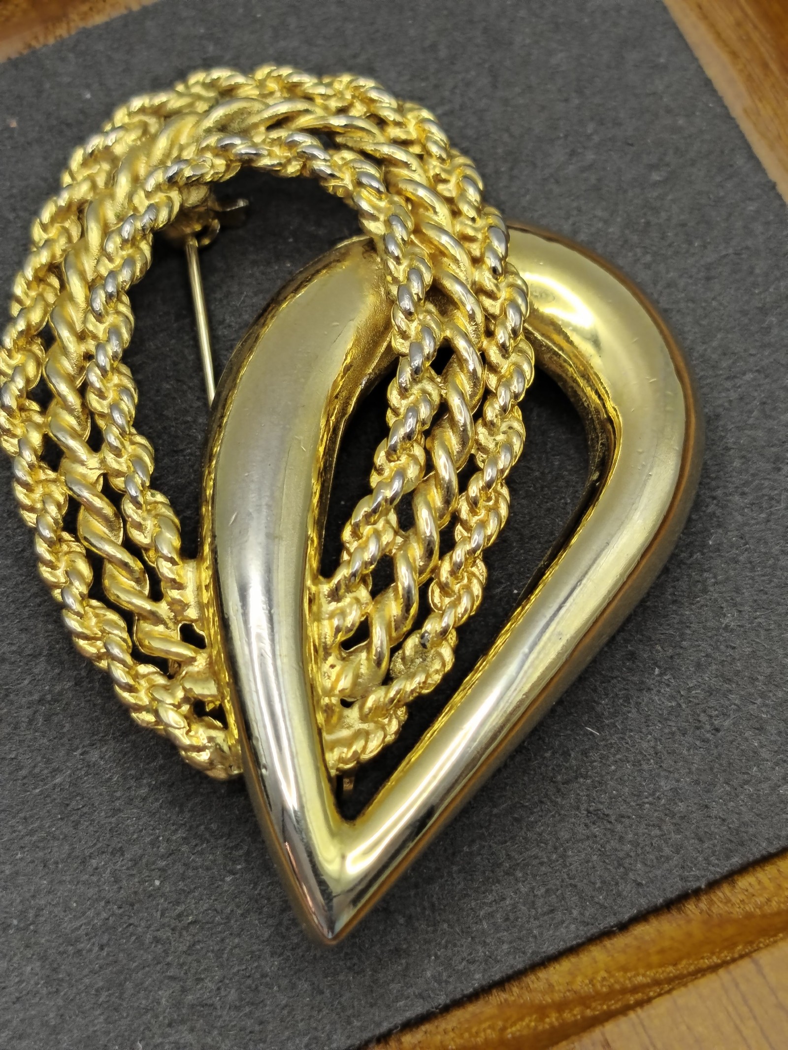 Vintage Gold Tone Multichain & Teardrop Brooch Pin Women image 3