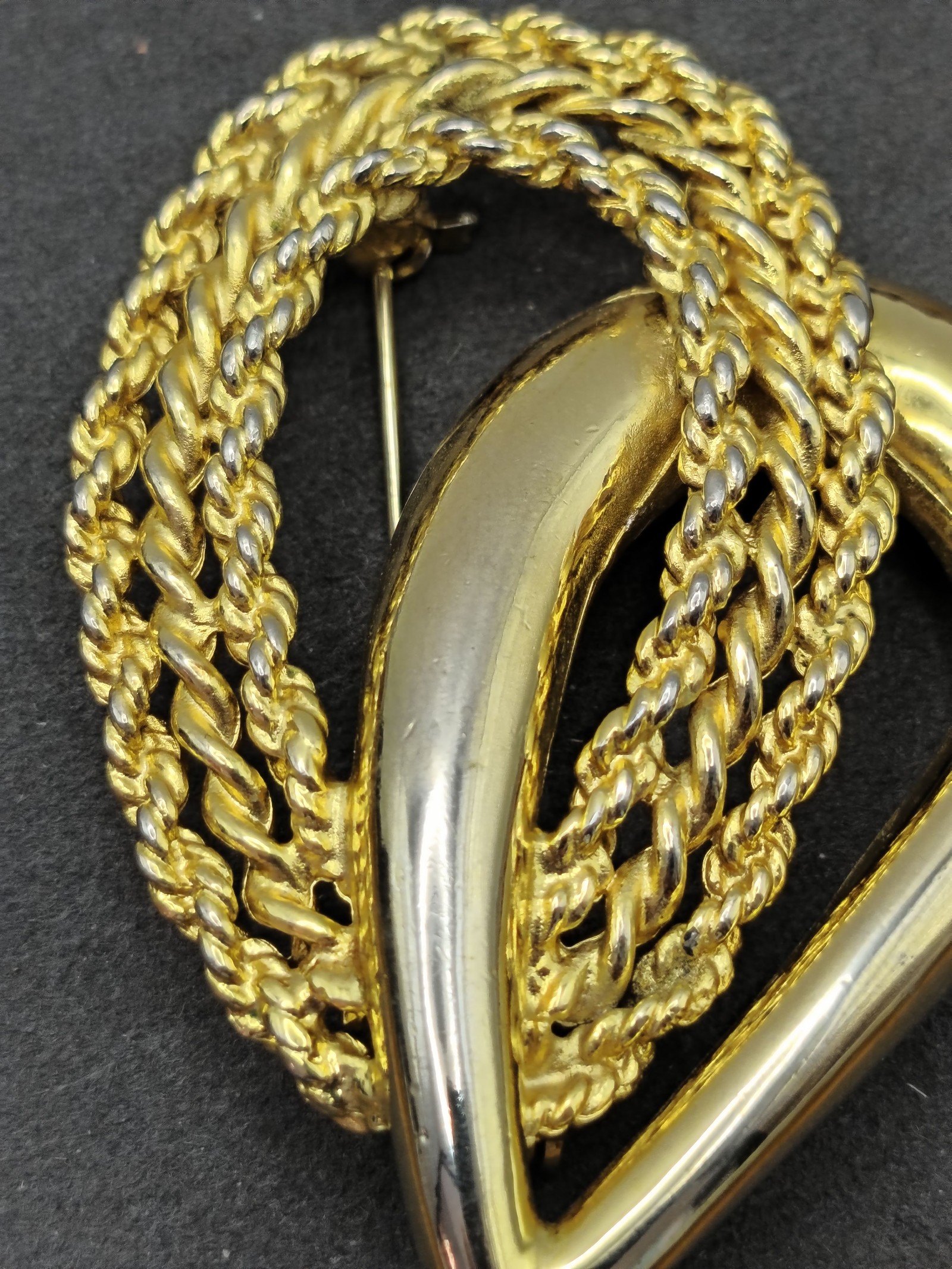 Vintage Gold Tone Multichain & Teardrop Brooch Pin Women image 4