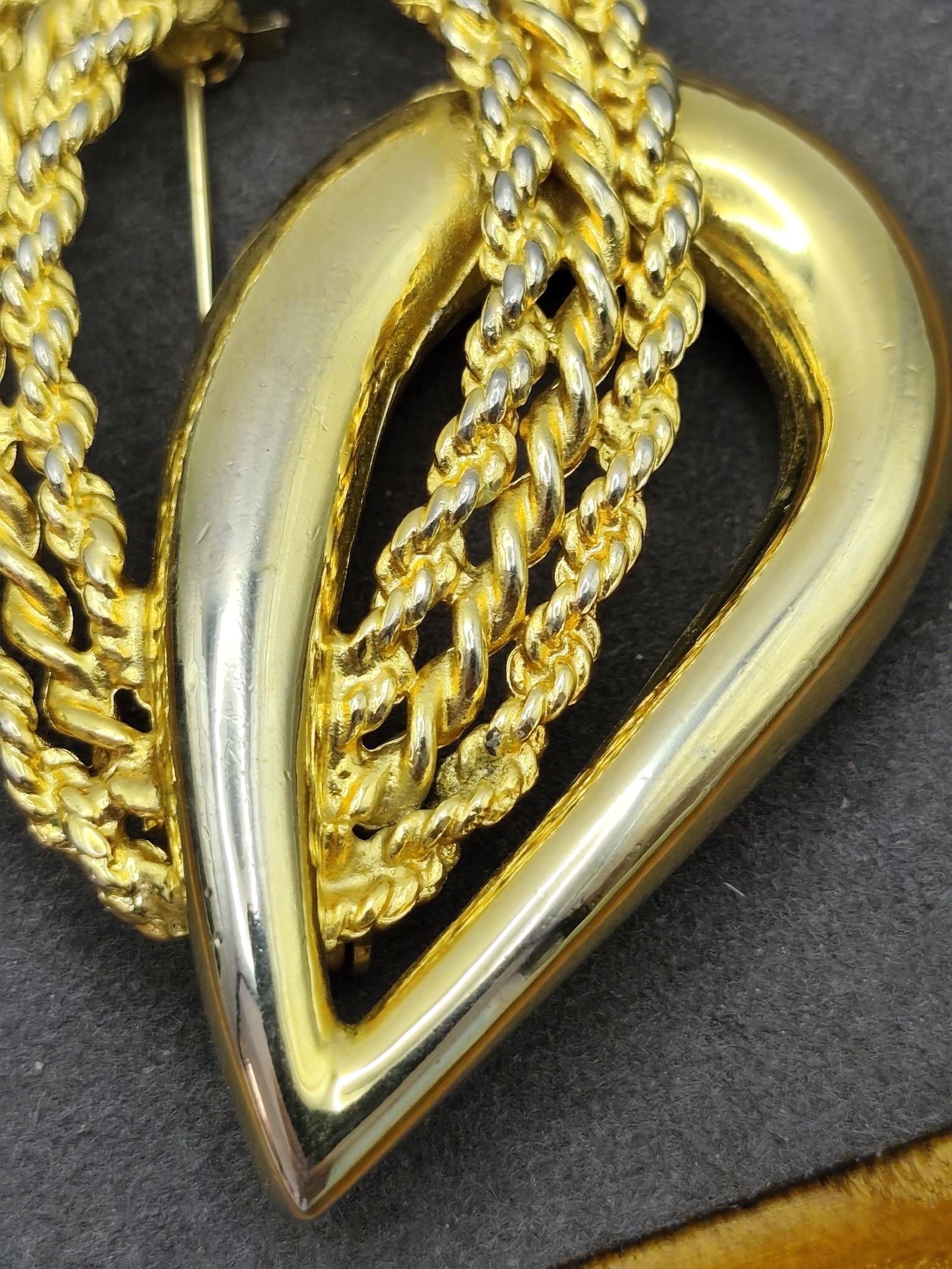 Vintage Gold Tone Multichain & Teardrop Brooch Pin Women image 5
