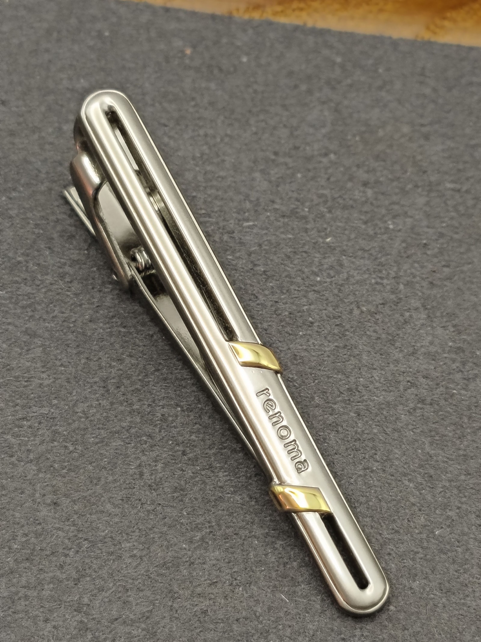 Renoma Men Silver & Gold Cufflinks & Tie Clip Set image 10