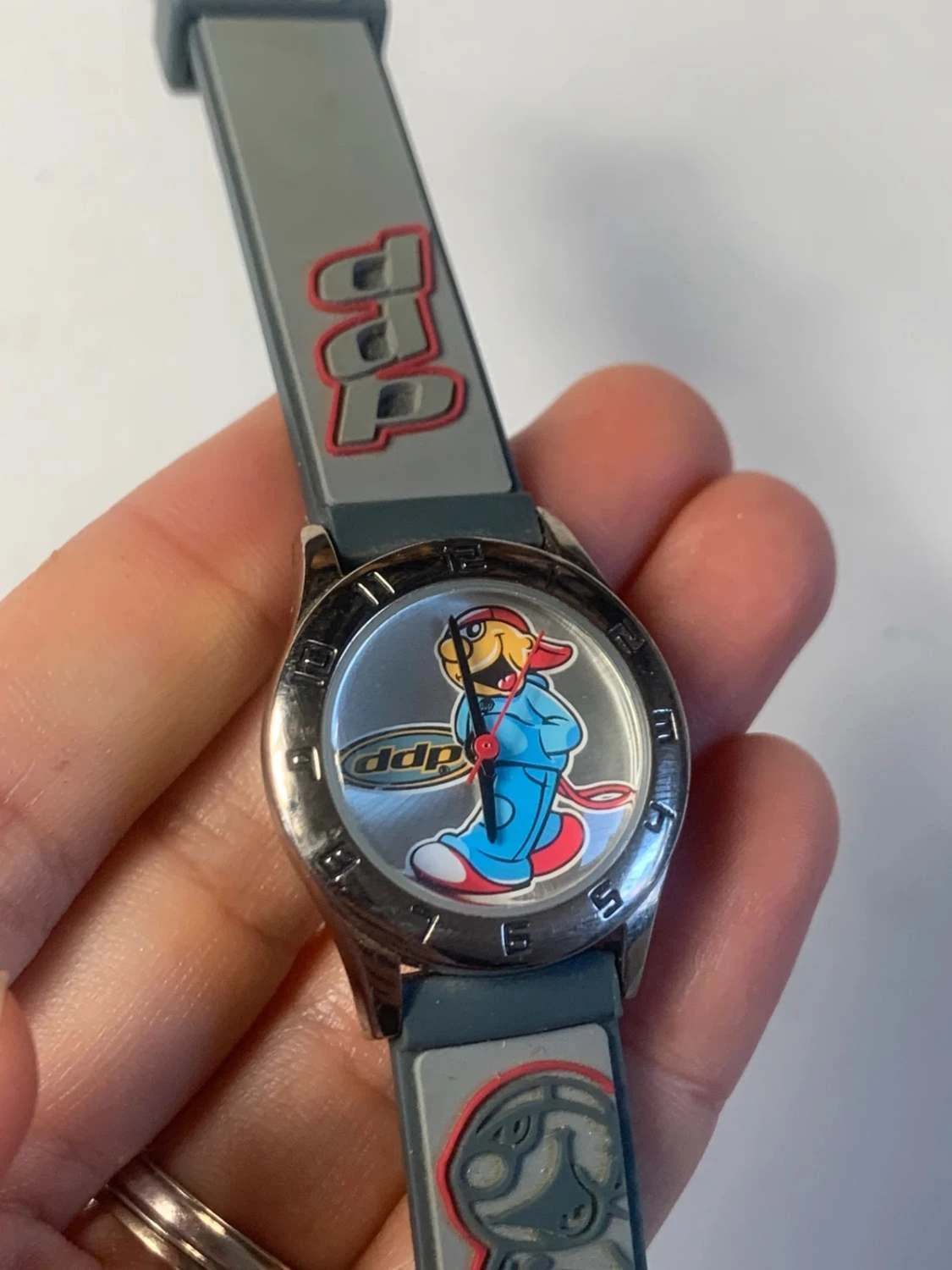 DDP Montre Quartz Grise & Multi Cadran Personnage Hip-Hop Réf. 30712 image 2