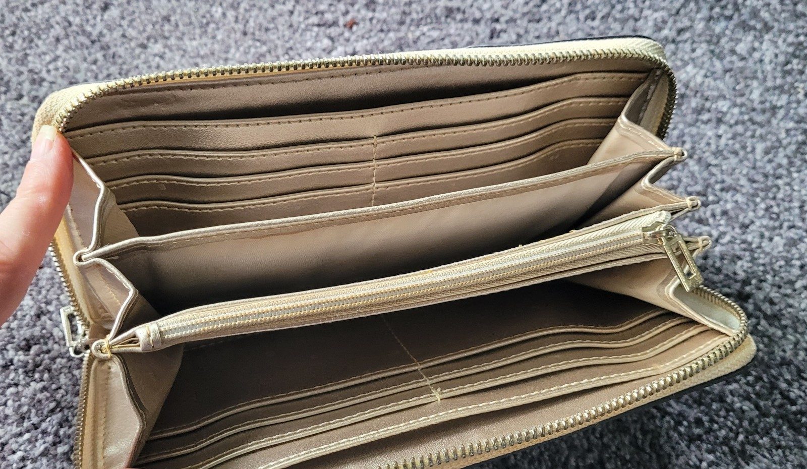 Guess Brown, White & Beige Large Tri-Colour Zip-Around Wallet image 4