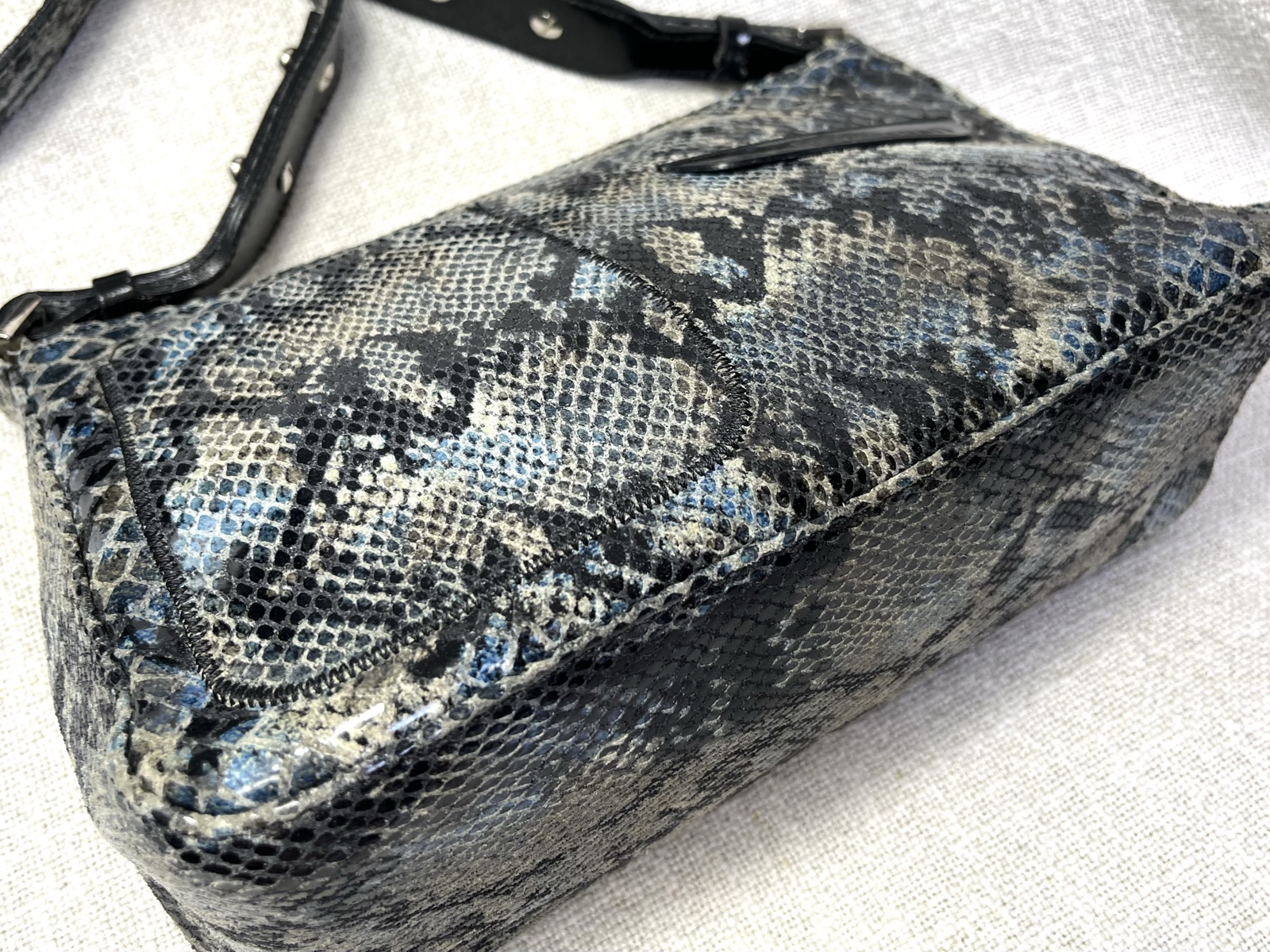Cavalcanti real Leather mini bag Y2K Schlangenprägung Made in Italy metallic image 8