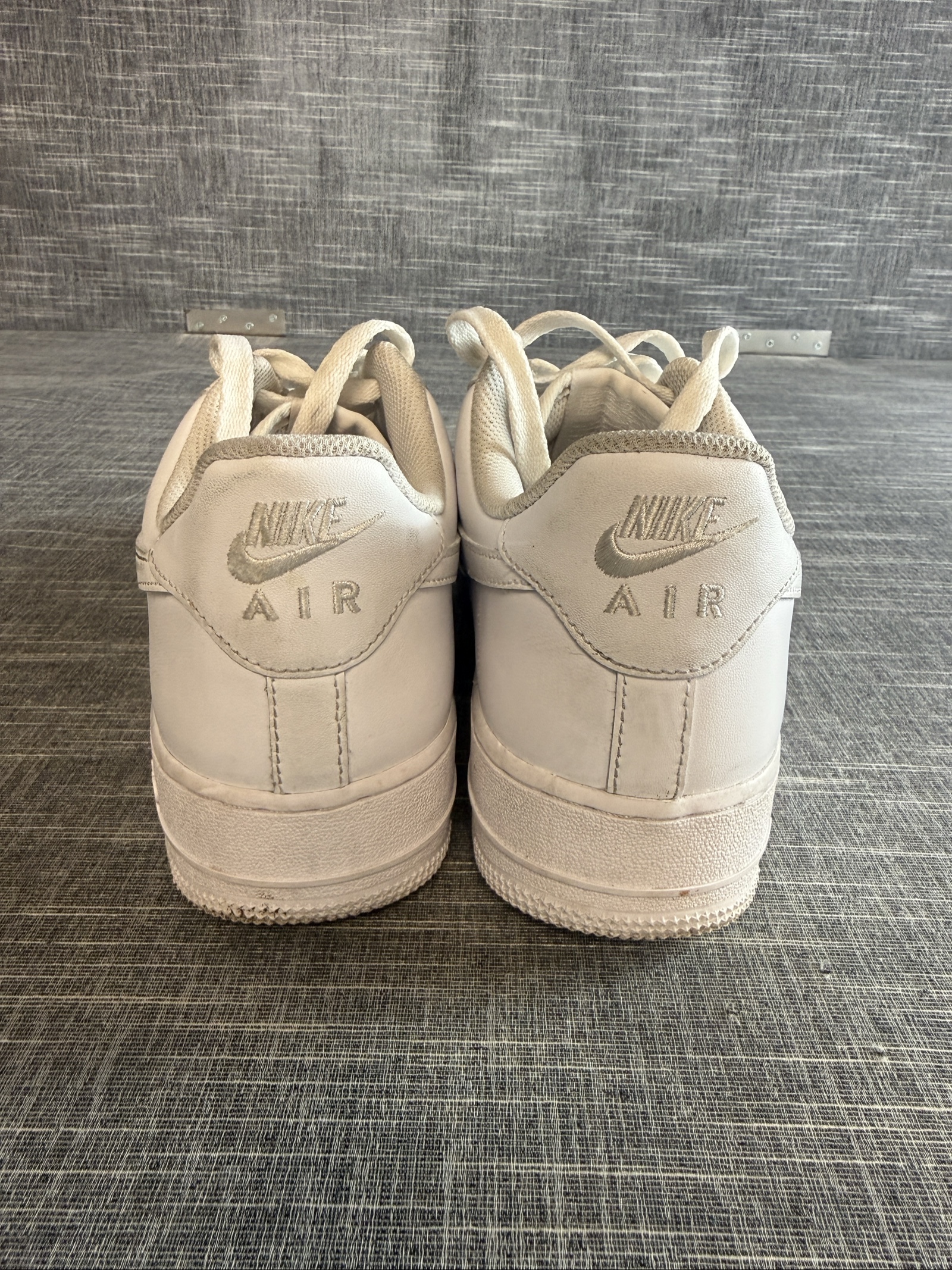 Nike Air Force 1 Men's White Leather Trainers UK 8 image 6