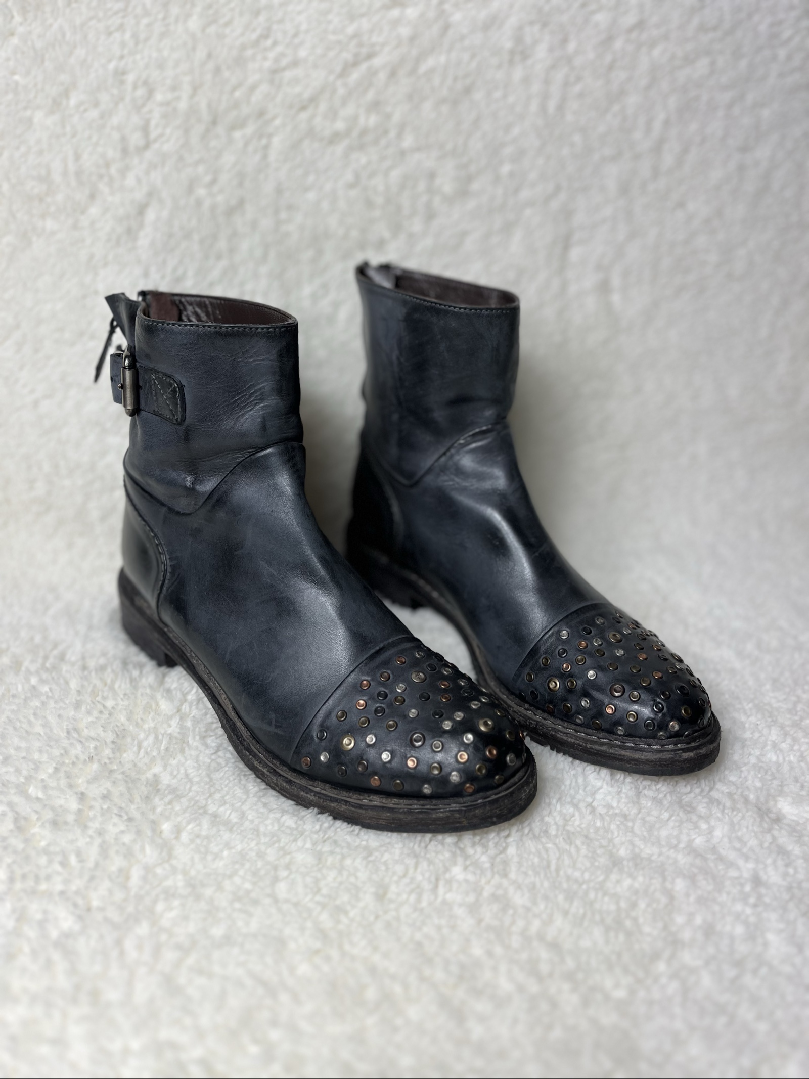 Laura Bellariva used look leather biker boots Echtleder Studs buckle navy 38