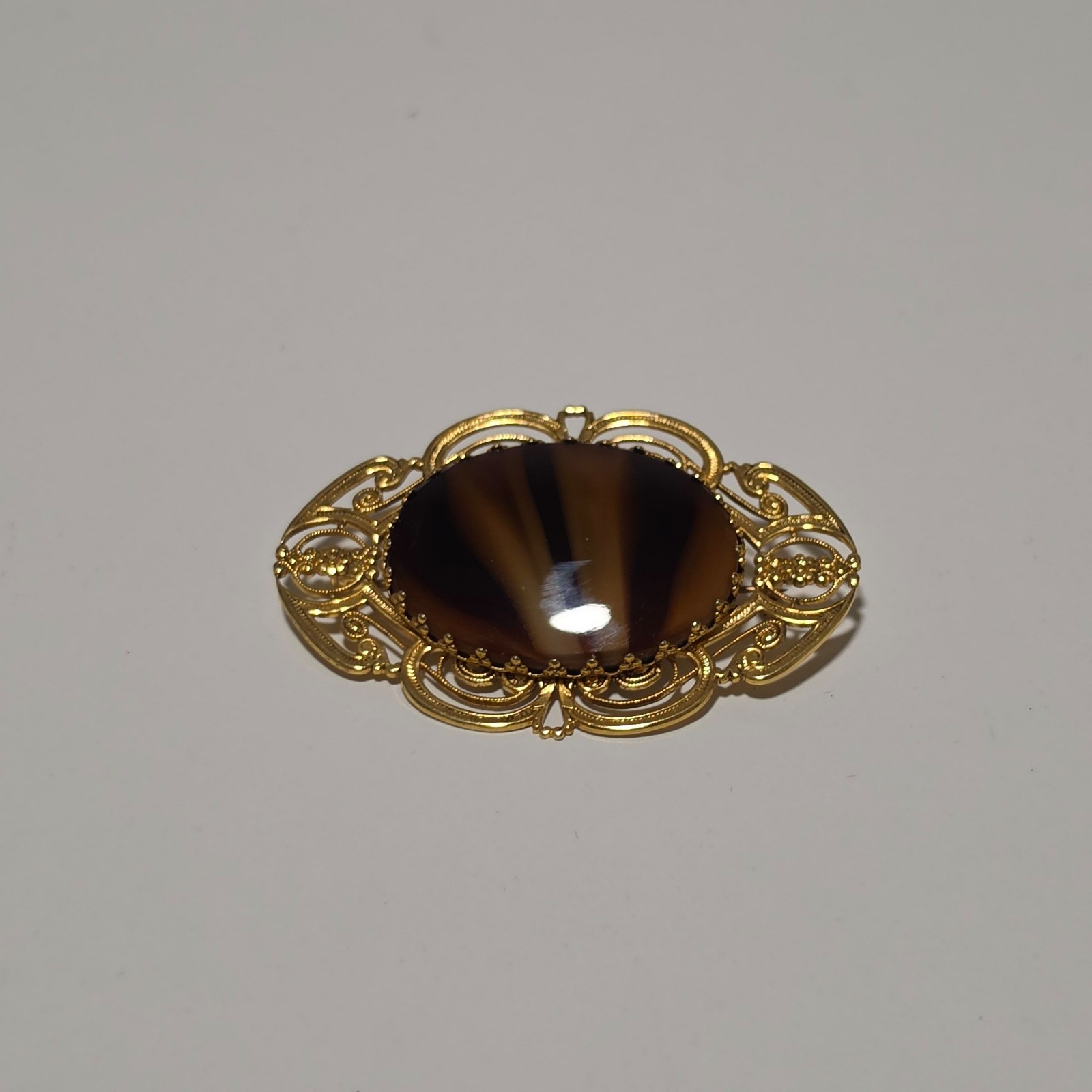 Vintage Brown Oval Brooch Large Filigreecostume gold tone Metal.b5