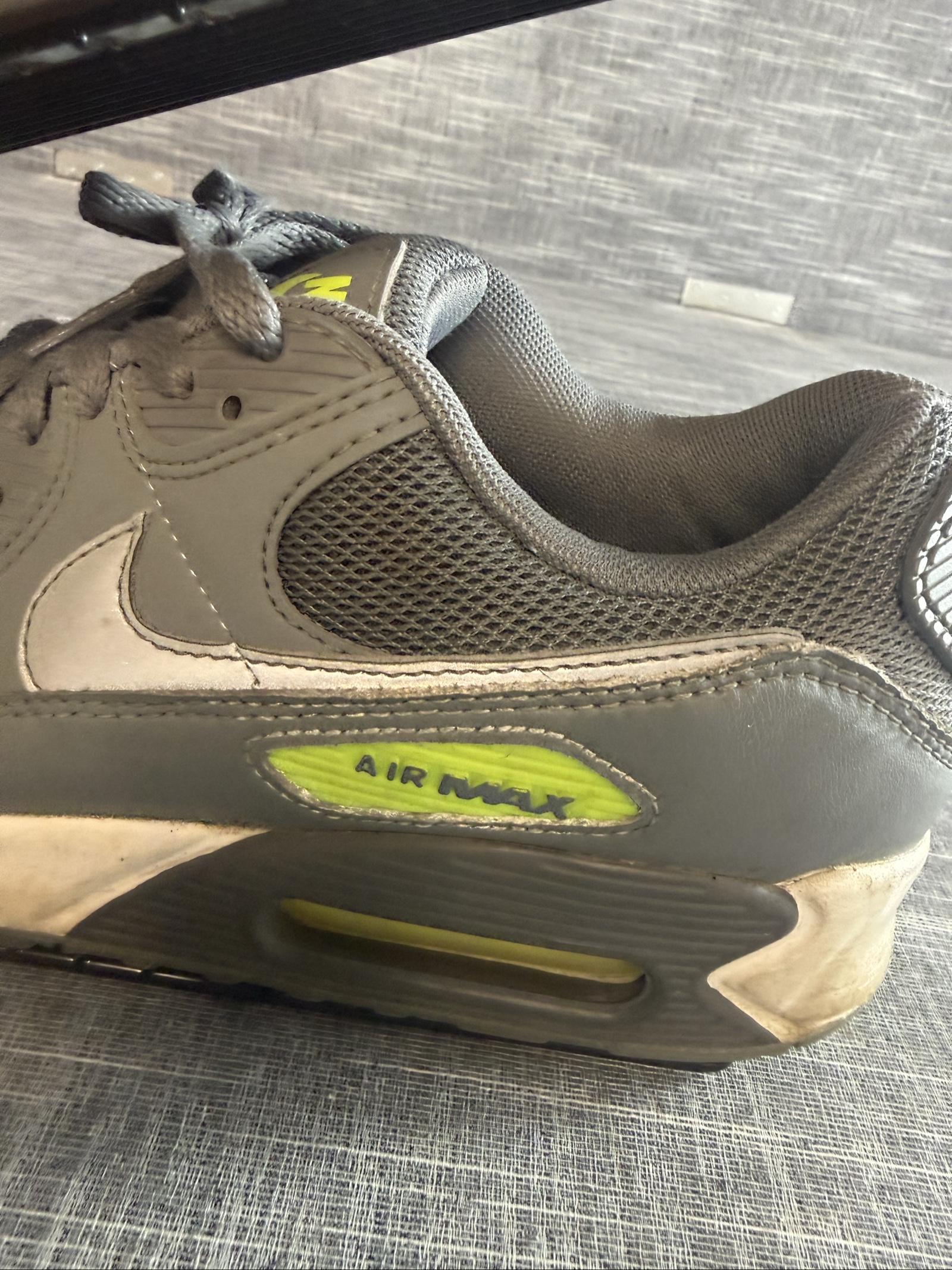 Nike Air Max Men’s Running Trainers UK 8 Grey Neon Yellow image 2