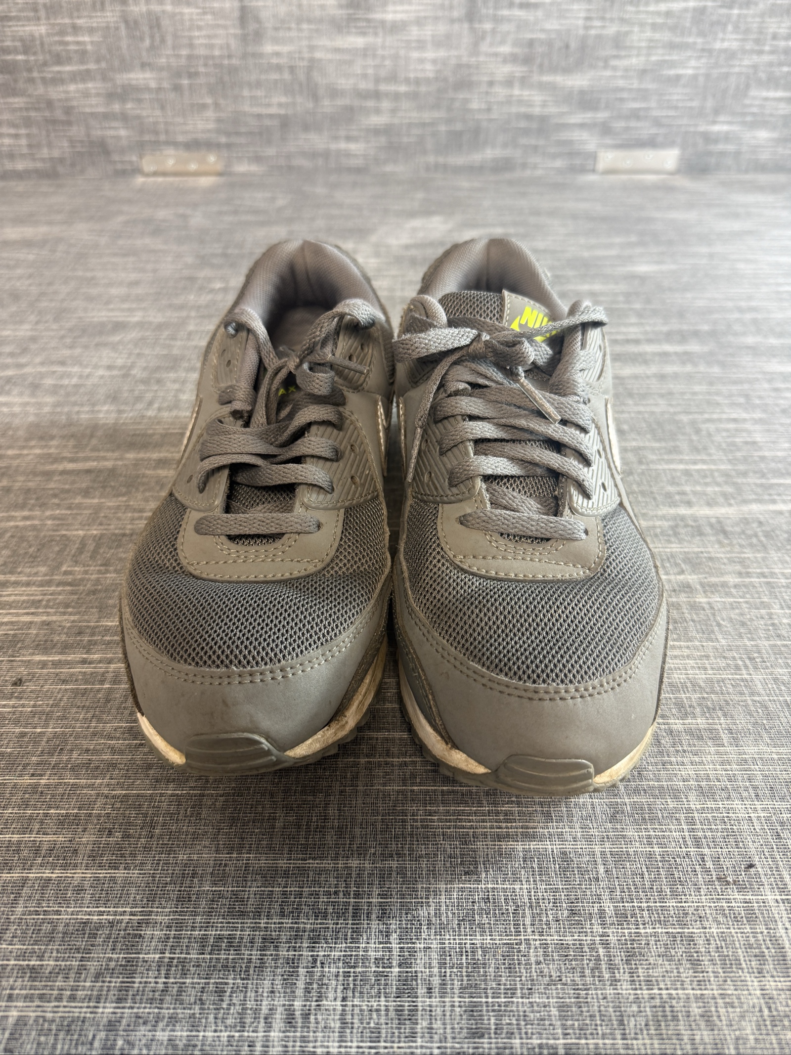 Nike Air Max Men’s Running Trainers UK 8 Grey Neon Yellow image 3