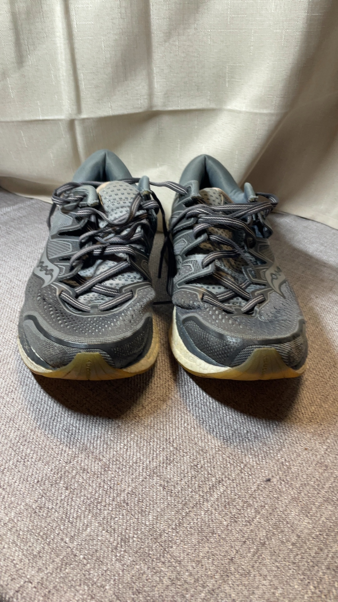 Saucony Women's Grey Everun Running Shoes US 8