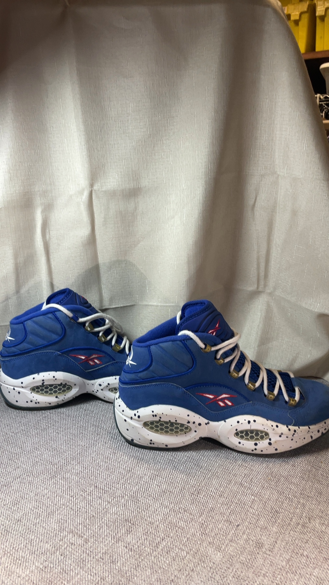 Reebok Blue & White Basketball Shoes US 9 with Speckled Sole image 7