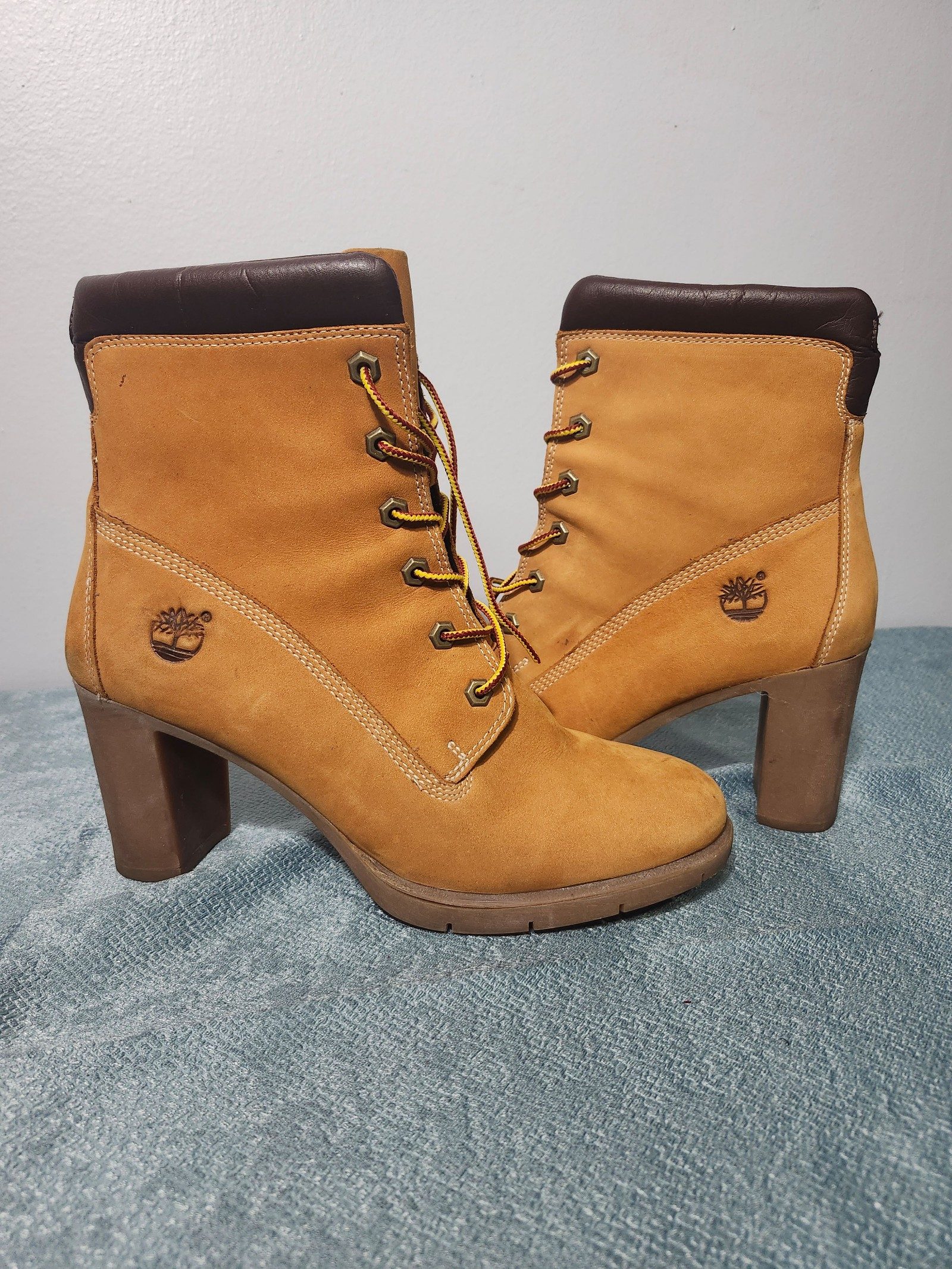 Timberland Women's Wheat Brown Leather Ankle Boots 83357 Size 10