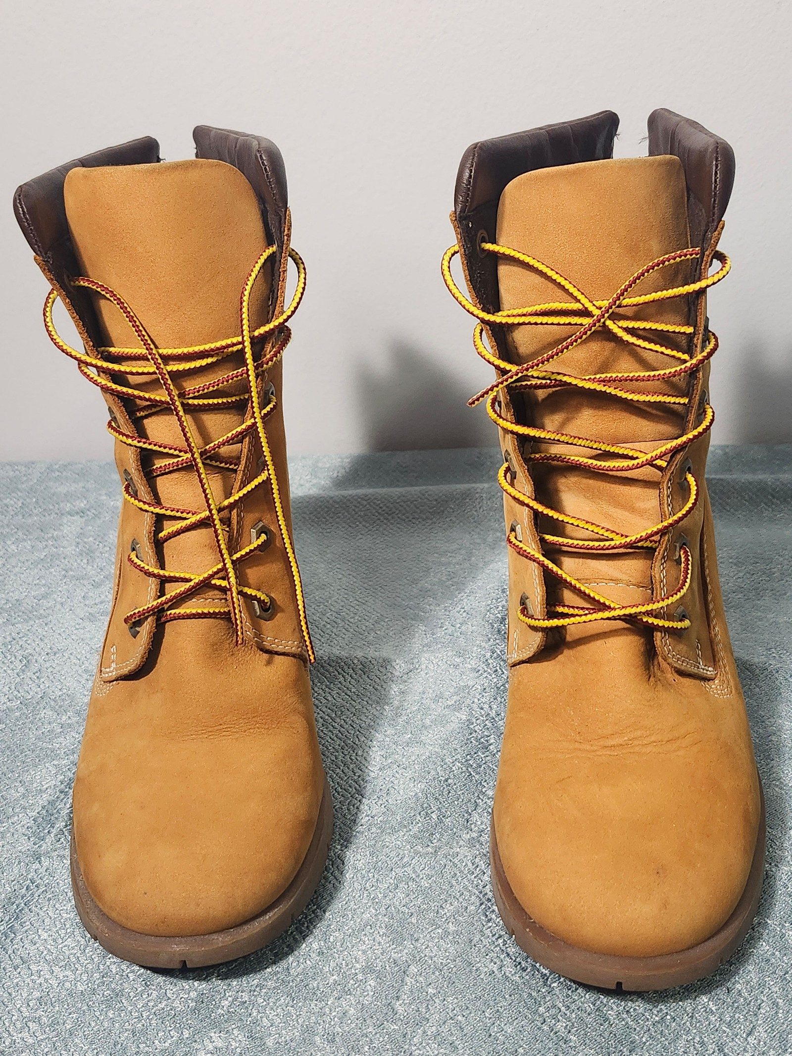Timberland Women's Wheat Brown Leather Ankle Boots 83357 Size 10 image 2