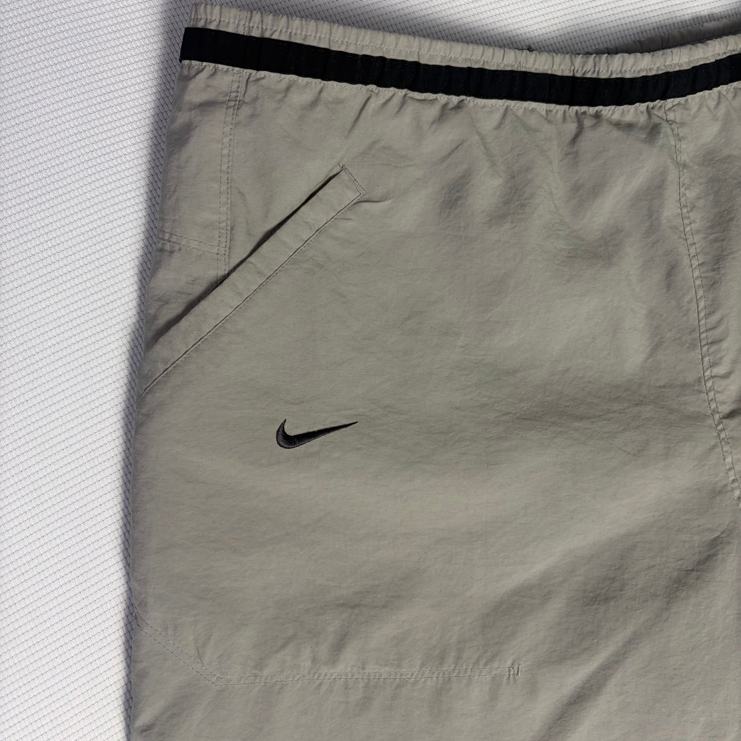 90's Nike Vintage Nylon Swim Shorts Grey Navy Colourblock Men's S Y2K image 3