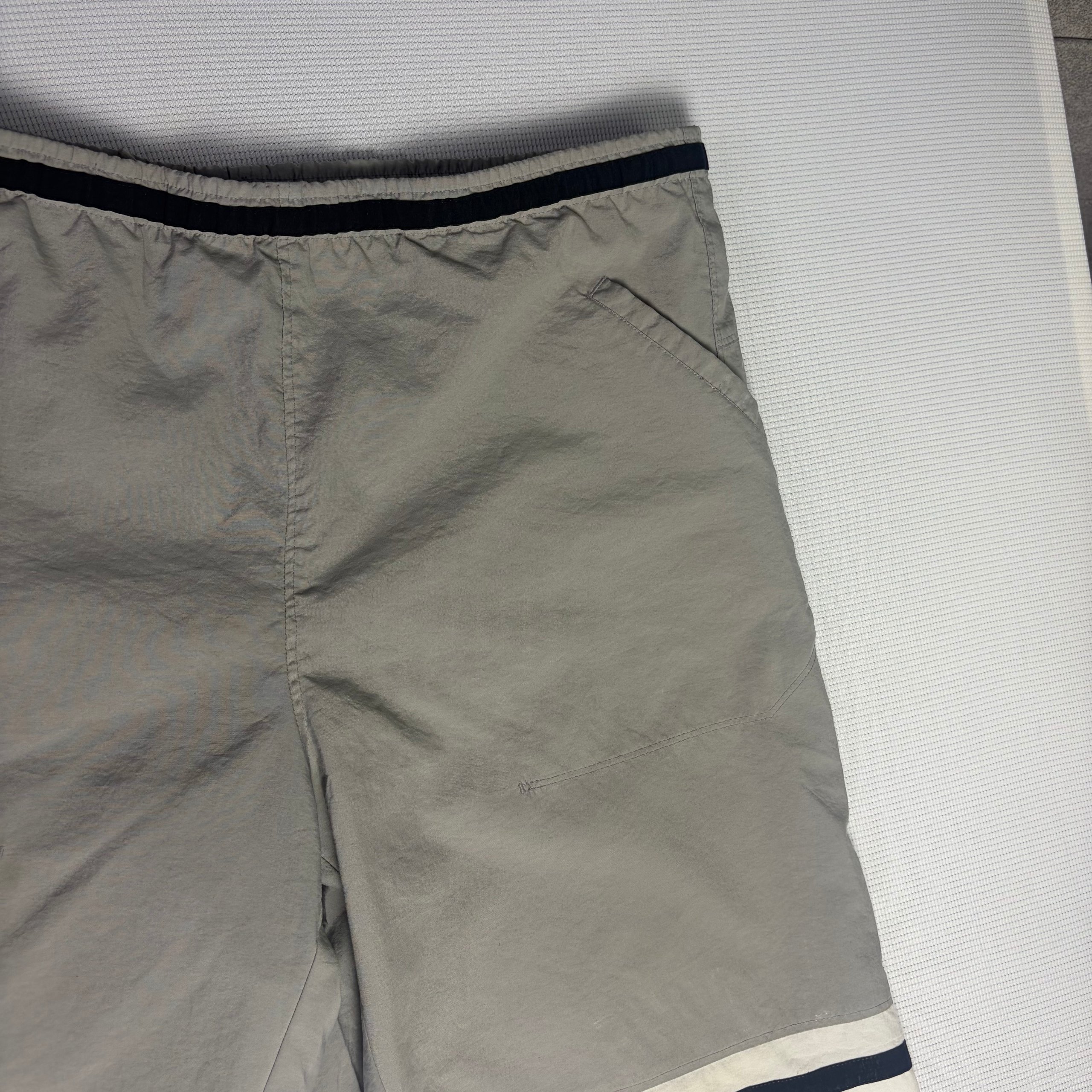 90's Nike Vintage Nylon Swim Shorts Grey Navy Colourblock Men's S Y2K image 4