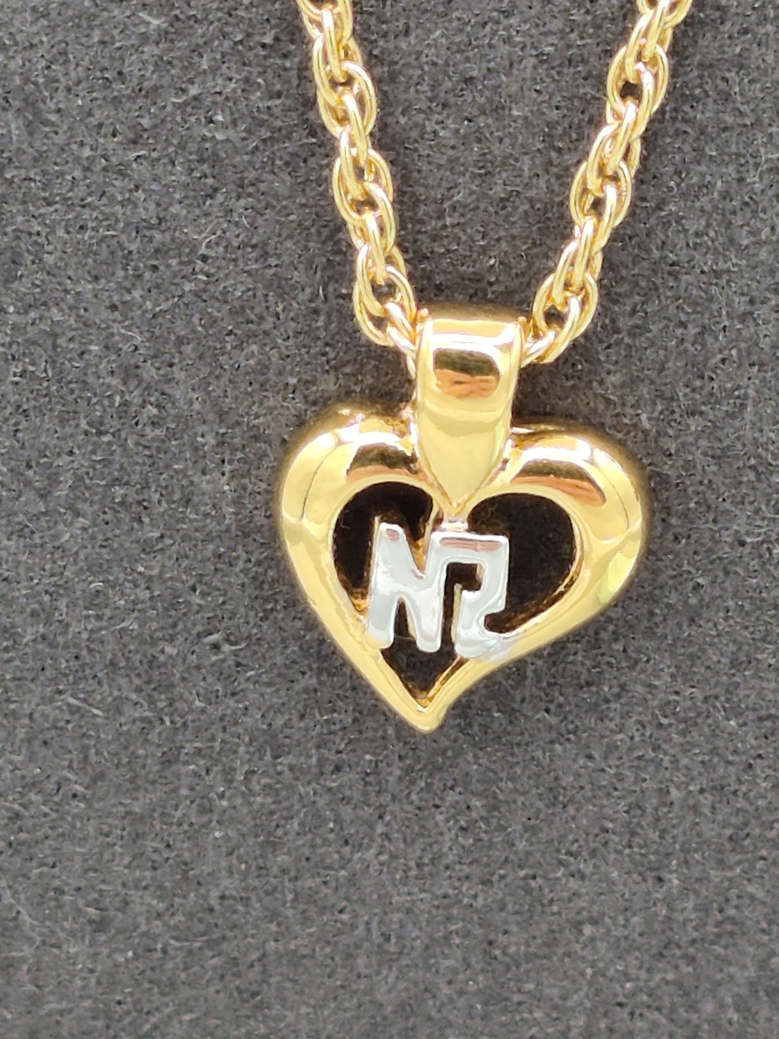 Nina Ricci Gold & Silver Heart Pendant Necklace Unisex Other image 3