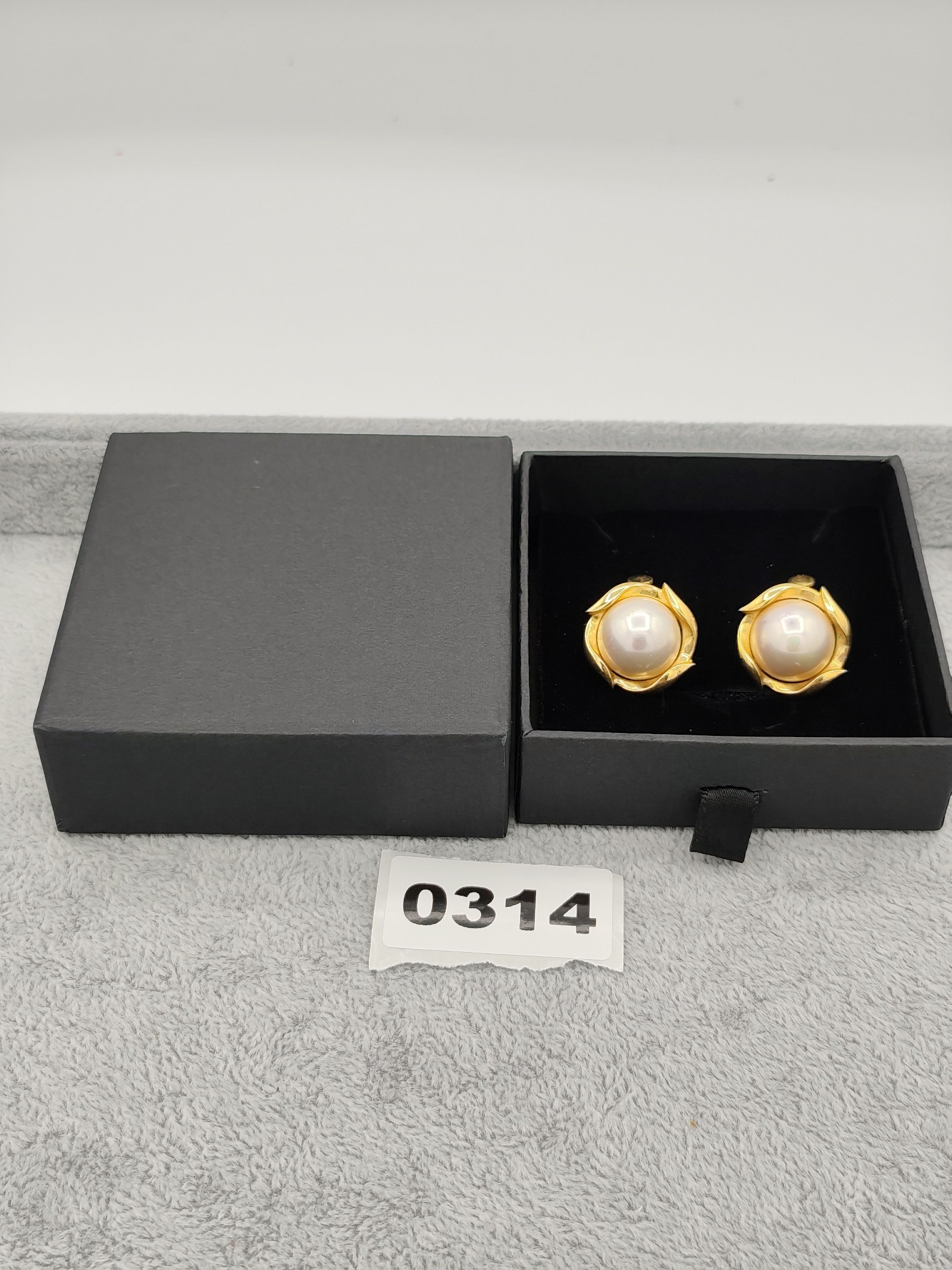Pearl & Gold Tone Floral Clip-On Earrings 2.2 cm Women