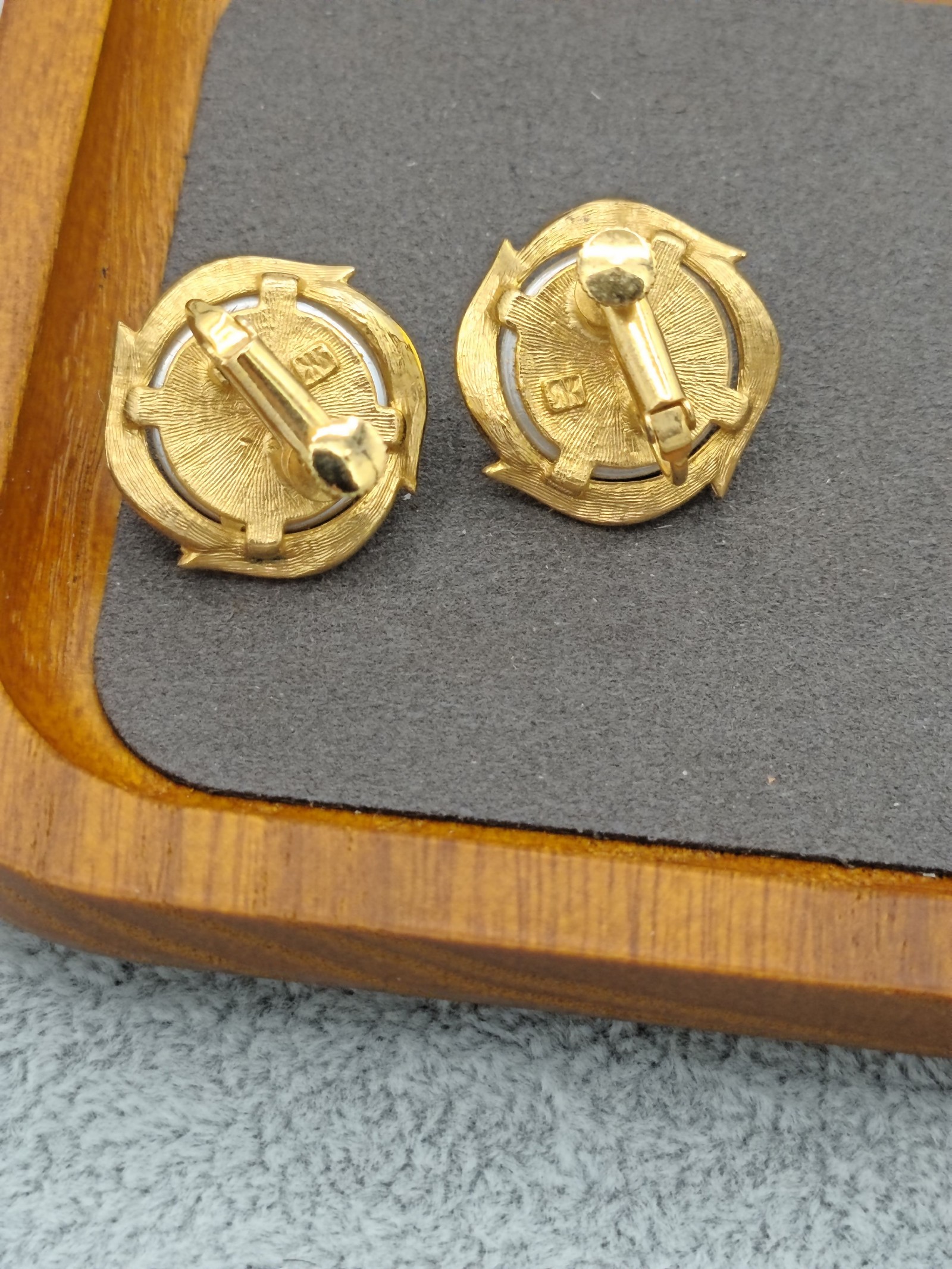 Pearl & Gold Tone Floral Clip-On Earrings 2.2 cm Women image 5