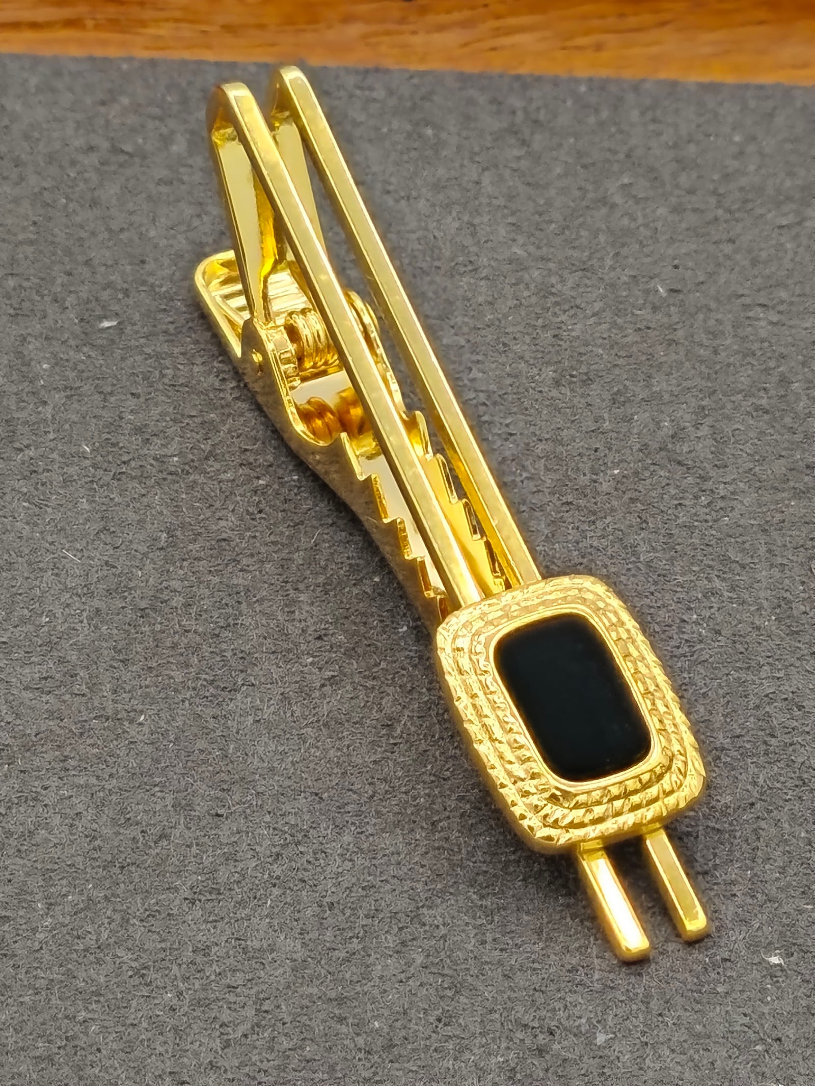 Vintage Gold & Black Rectangle Cufflinks & Tie Clip Set image 8