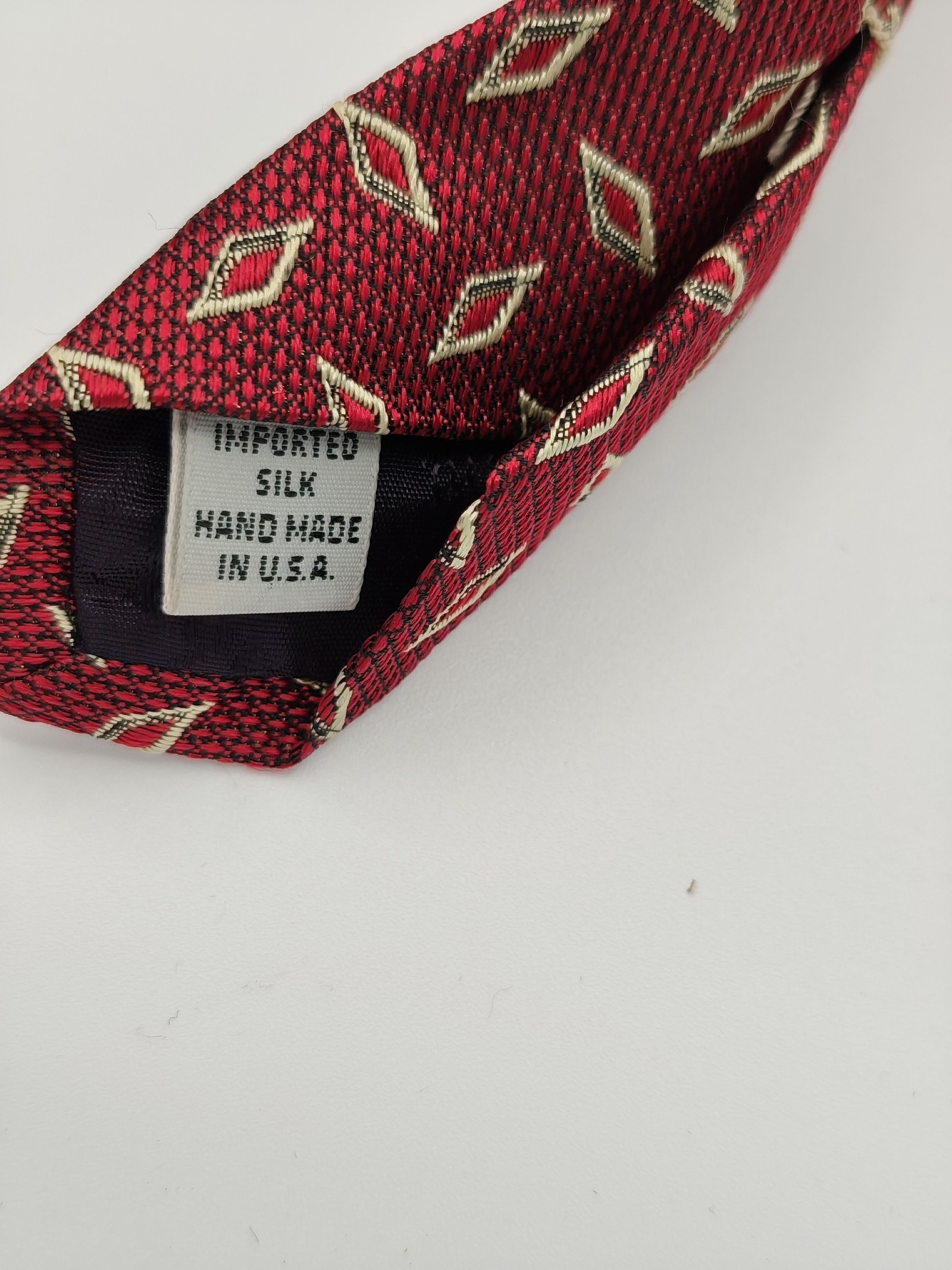 Aquascutum Men's Red Patterned Silk Tie Handmade USA image 6