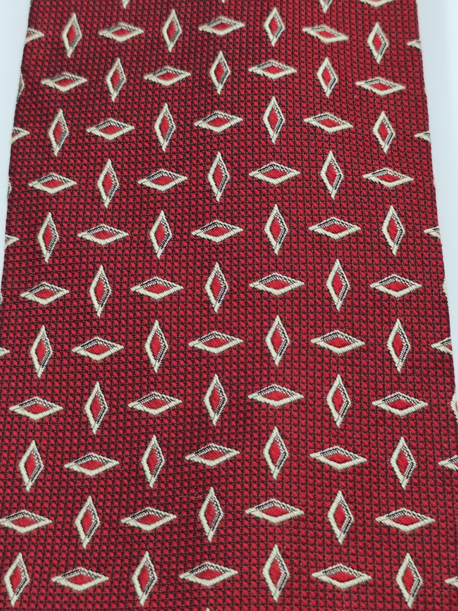 Aquascutum Men's Red Patterned Silk Tie Handmade USA image 10