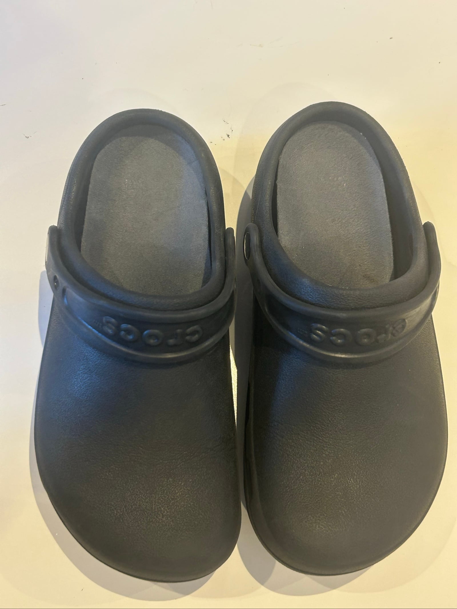 Crocs Unisex Black Classic Clogs Size US 9