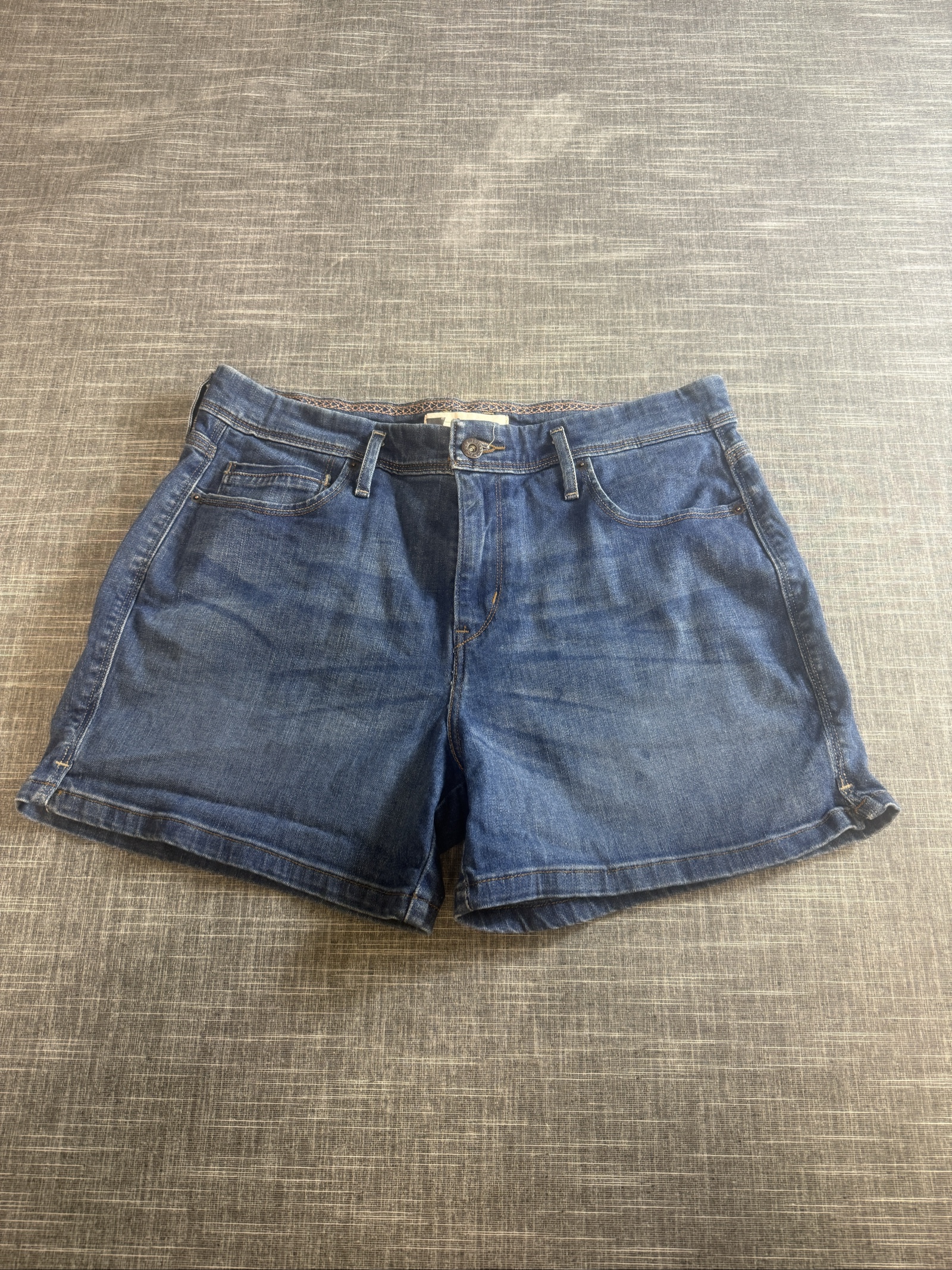 Levi's Women's Denim Shorts Size 12 Blue Classic 5-Pocket Style