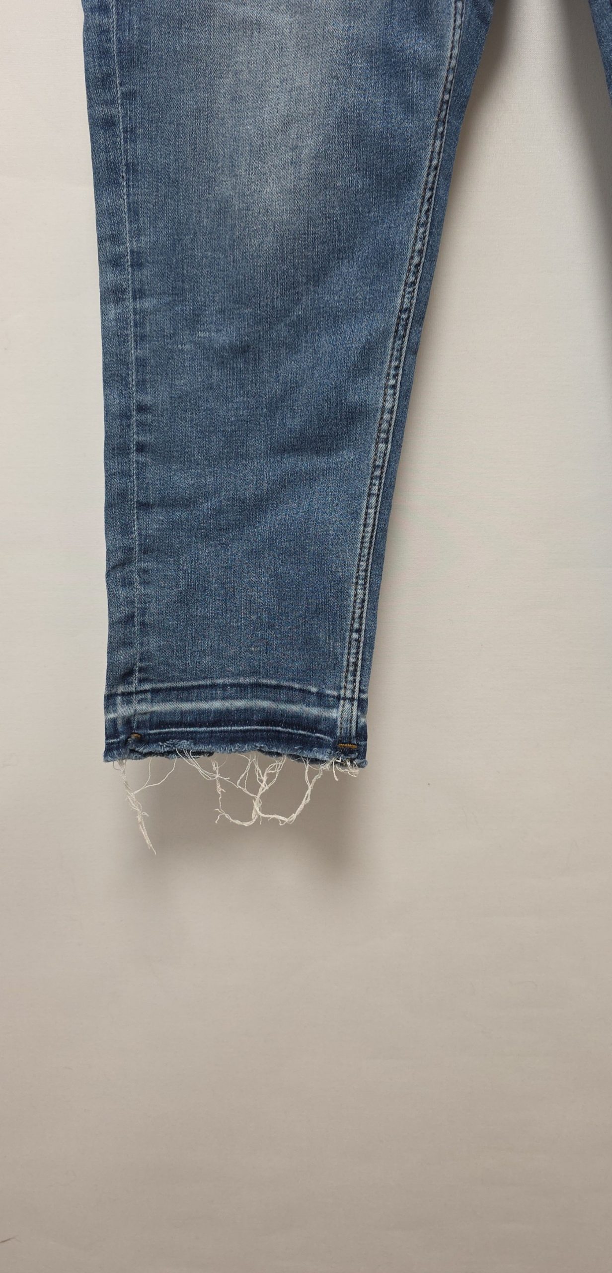M&S Women Blue The Carrie Crop Jeans UK 14 Frayed Hem image 2