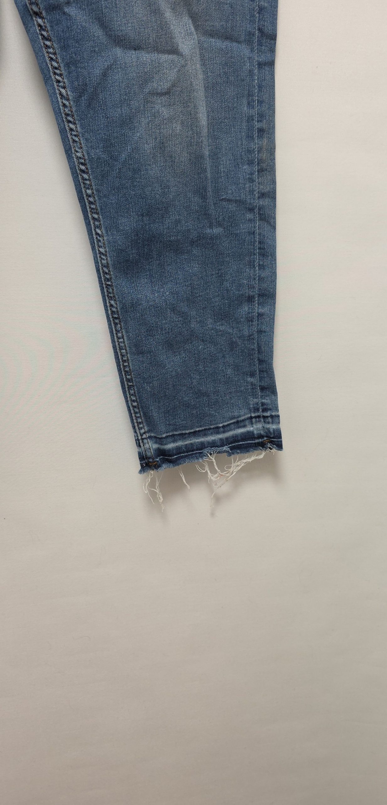 M&S Women Blue The Carrie Crop Jeans UK 14 Frayed Hem image 3