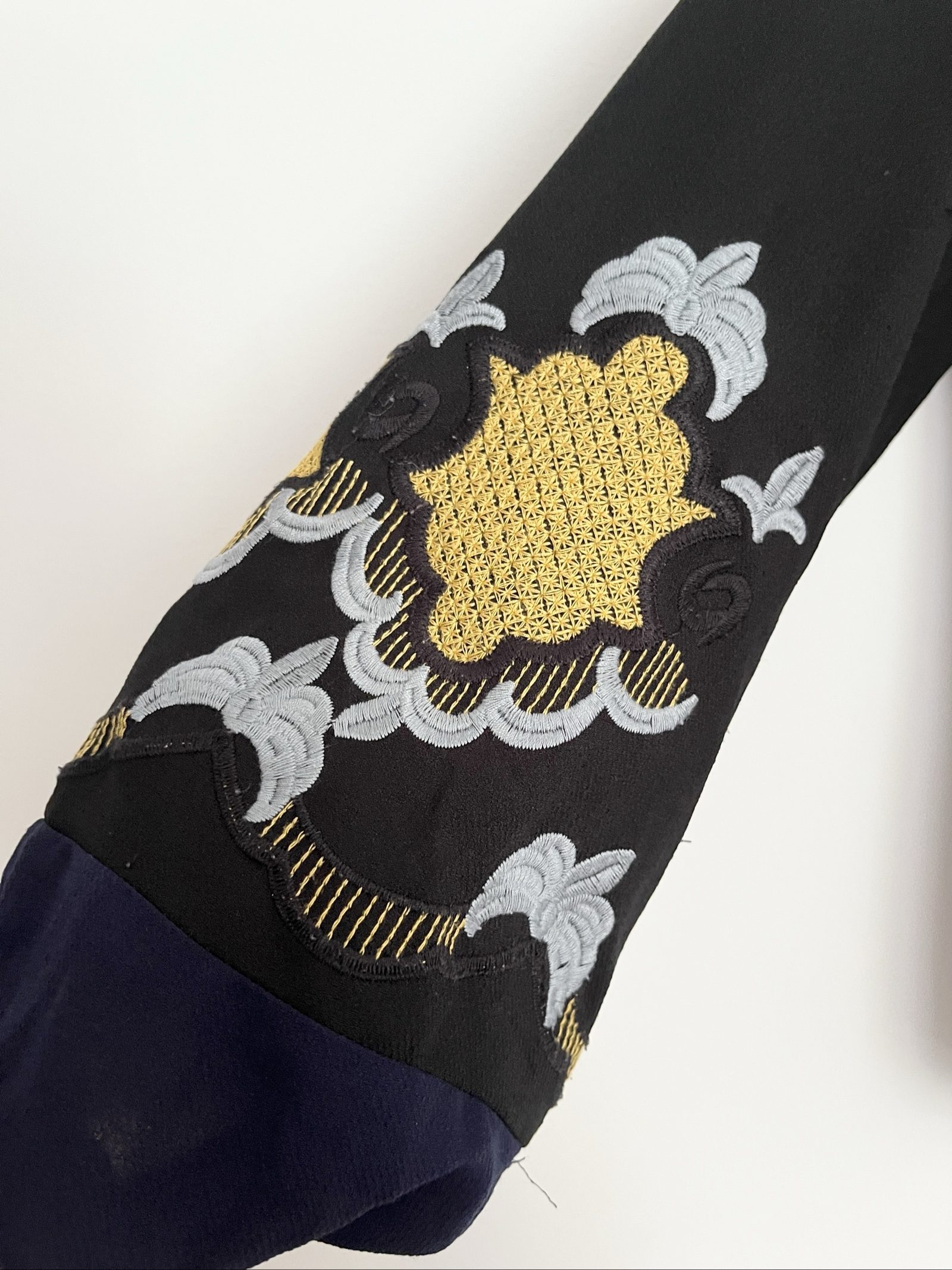 Vanessa Virginia Anthropologie Navy & Black Embroidered Women’s Blouse Small image 3