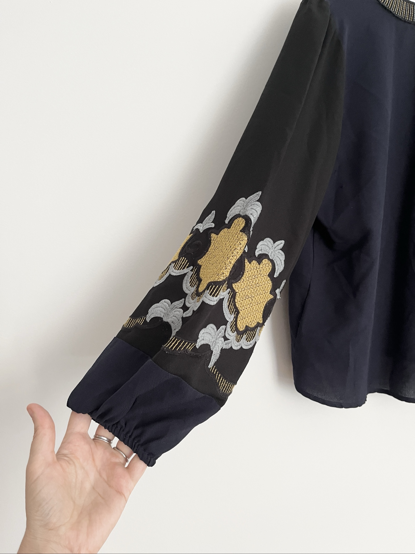 Vanessa Virginia Anthropologie Navy & Black Embroidered Women’s Blouse Small image 10