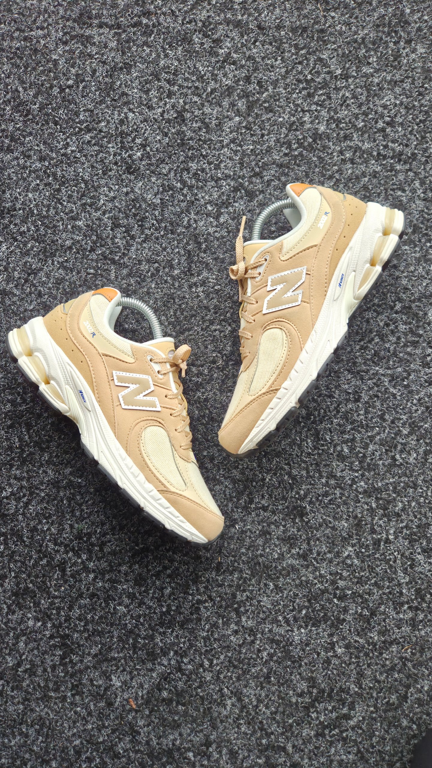 New Balance 2002R Incense Sandstone GS UK 6 EU 39 Beige Trainers GC2002EF image 3