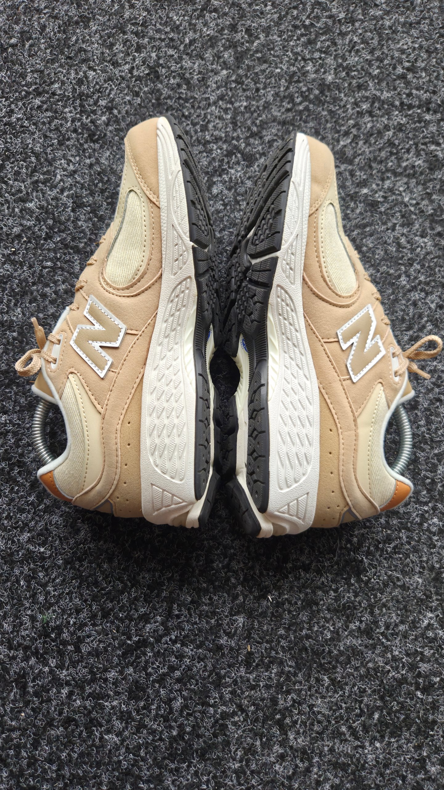 New Balance 2002R Incense Sandstone GS UK 6 EU 39 Beige Trainers GC2002EF image 7