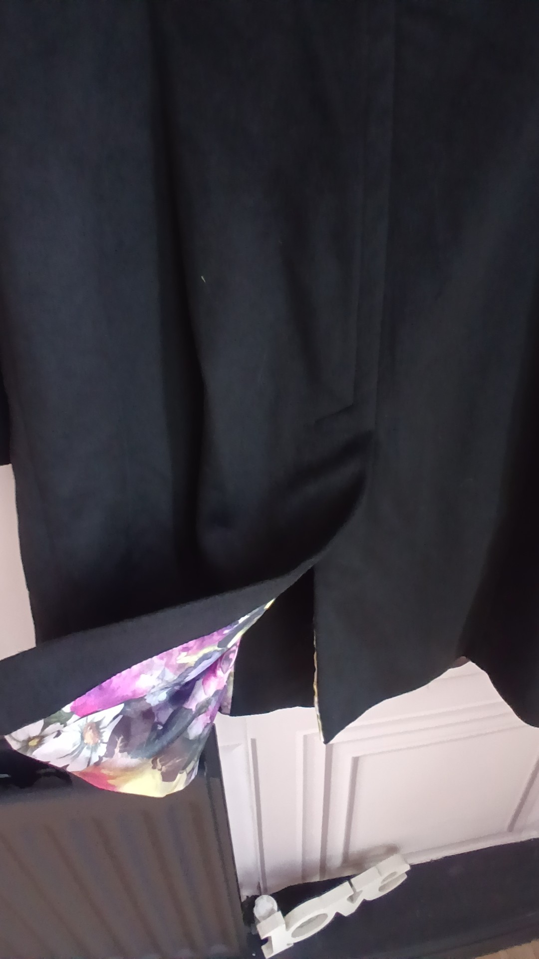 Classic 1996 Journey Black Women's Stylish Long Coat Size 44 Floral Lining image 9