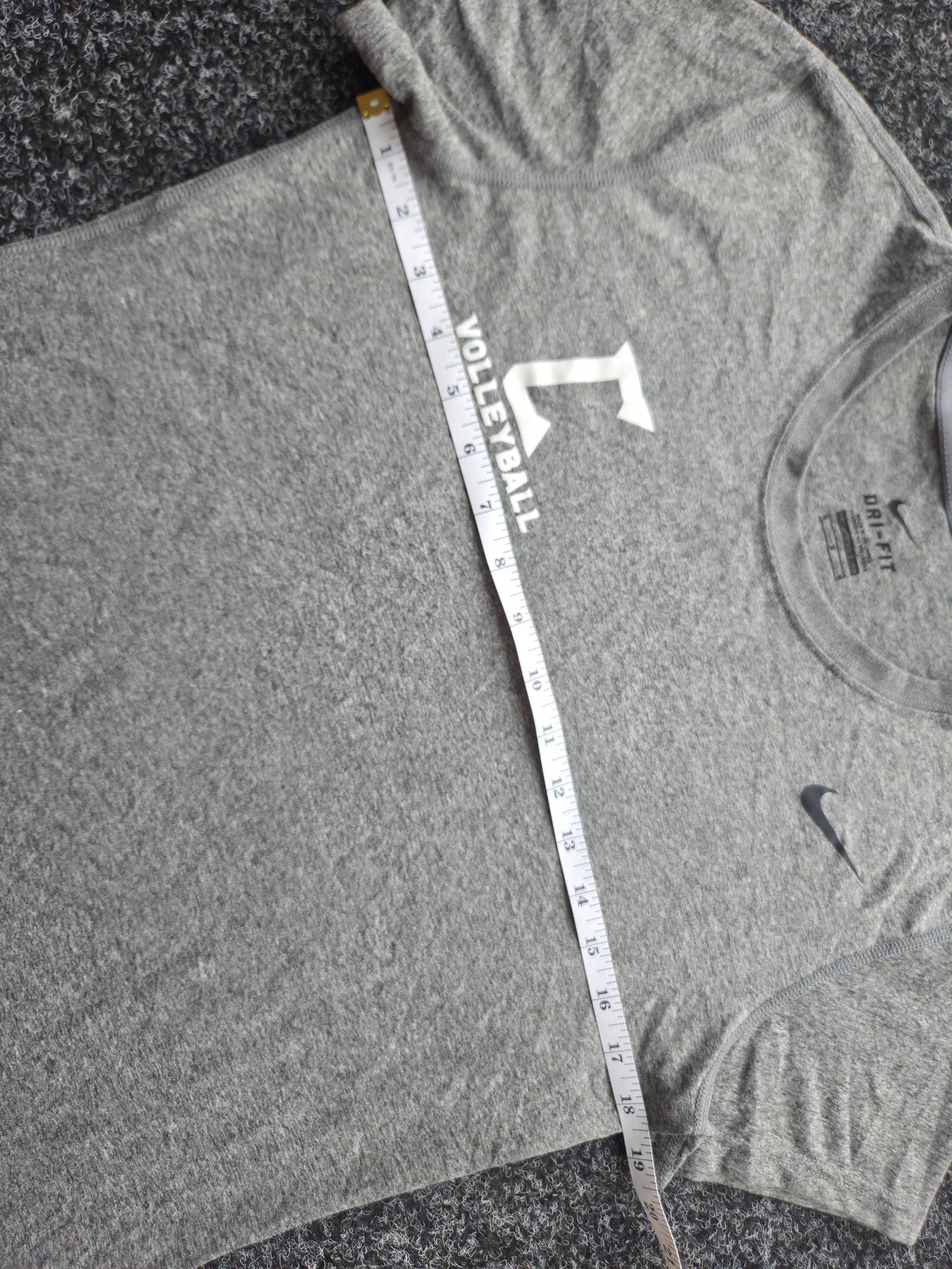 Nike Dri-FIT Volleyball Grey Performance T-Shirt Women’s Size M Sports Gym image 5