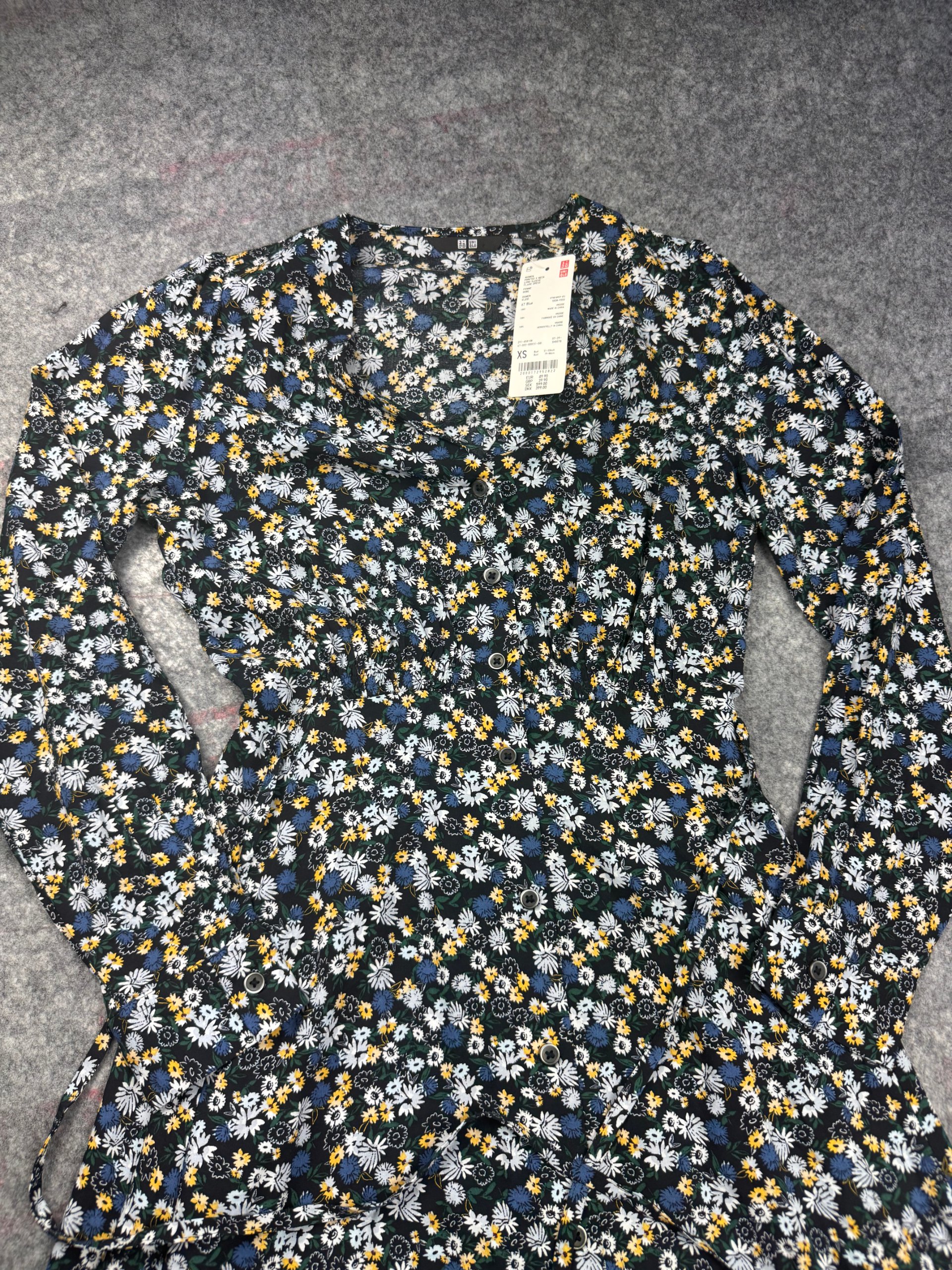 Uniqlo Black Multi Floral V‑Neck Long Sleeve Flare Dress XS