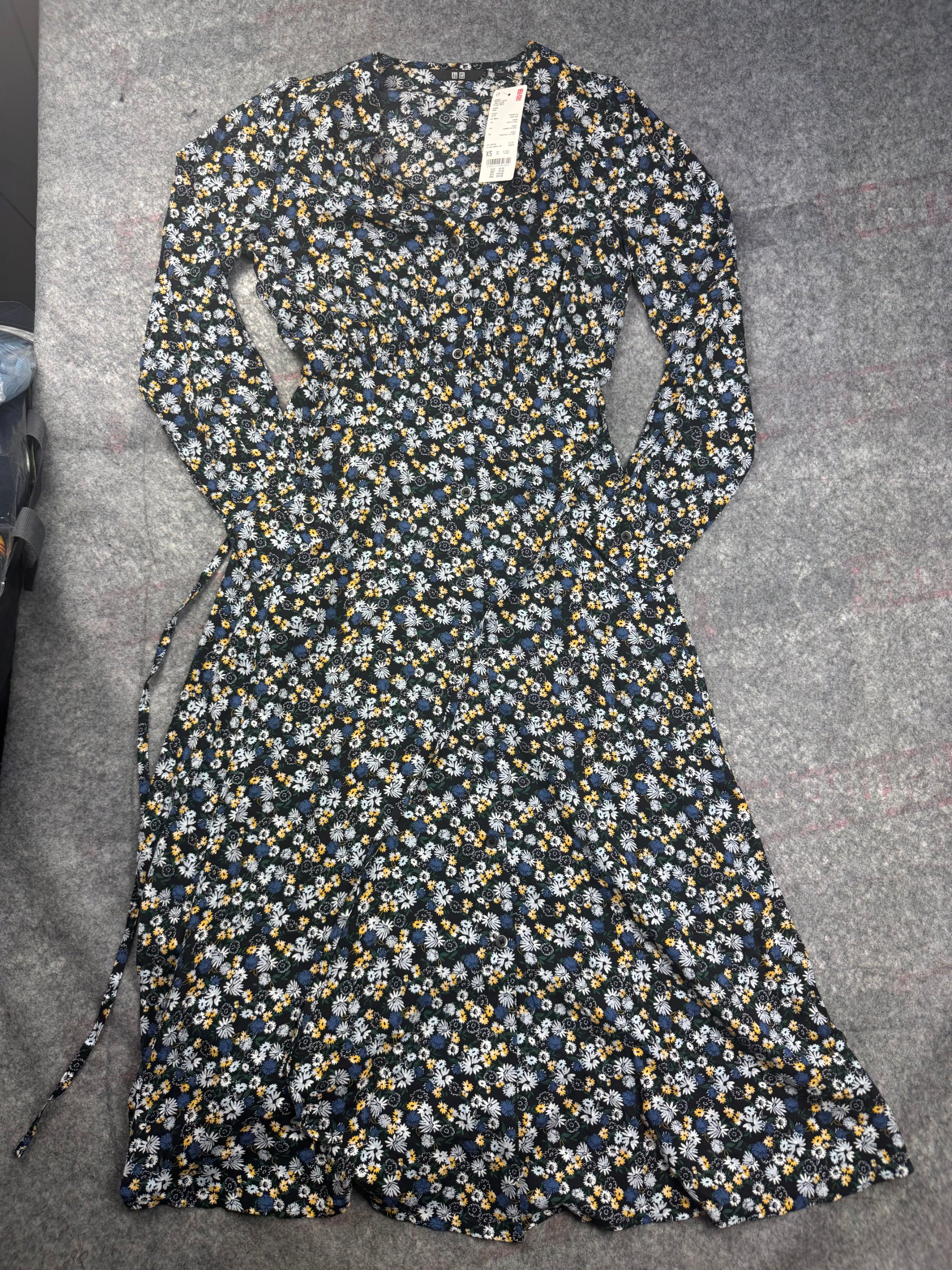 Uniqlo Black Multi Floral V‑Neck Long Sleeve Flare Dress XS image 4