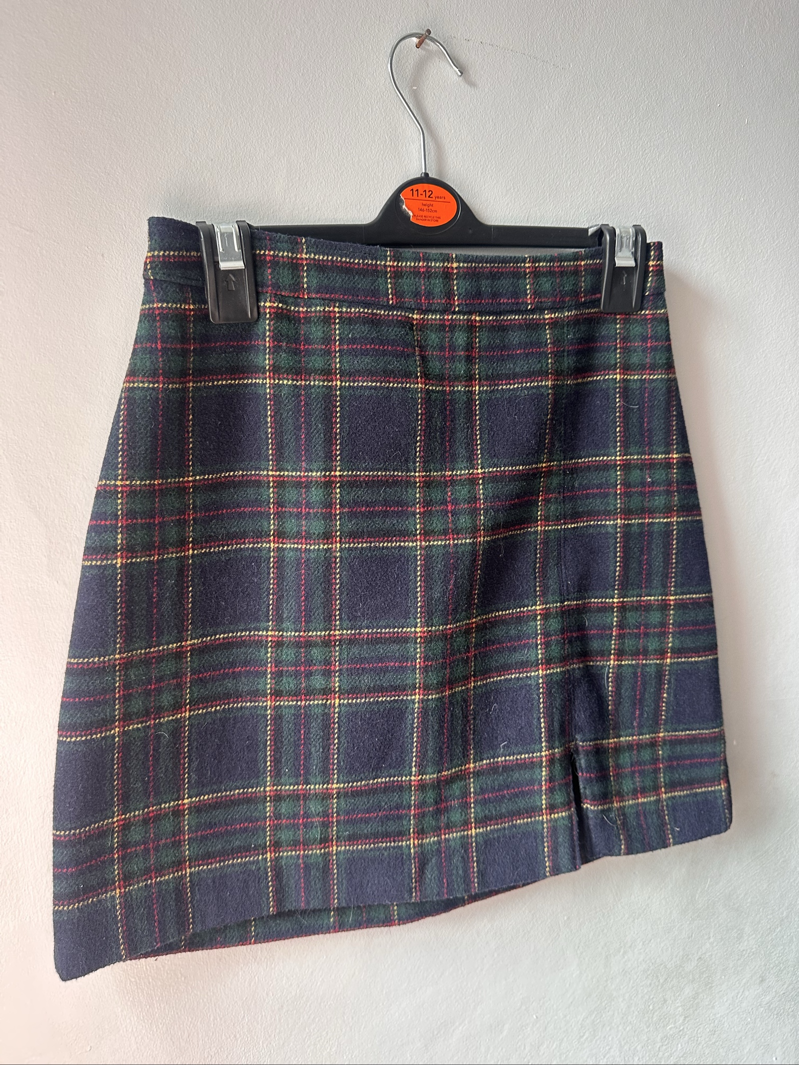 Hollister Women's Navy & Green Check Ultra High-Rise Mini Skirt XS image 2