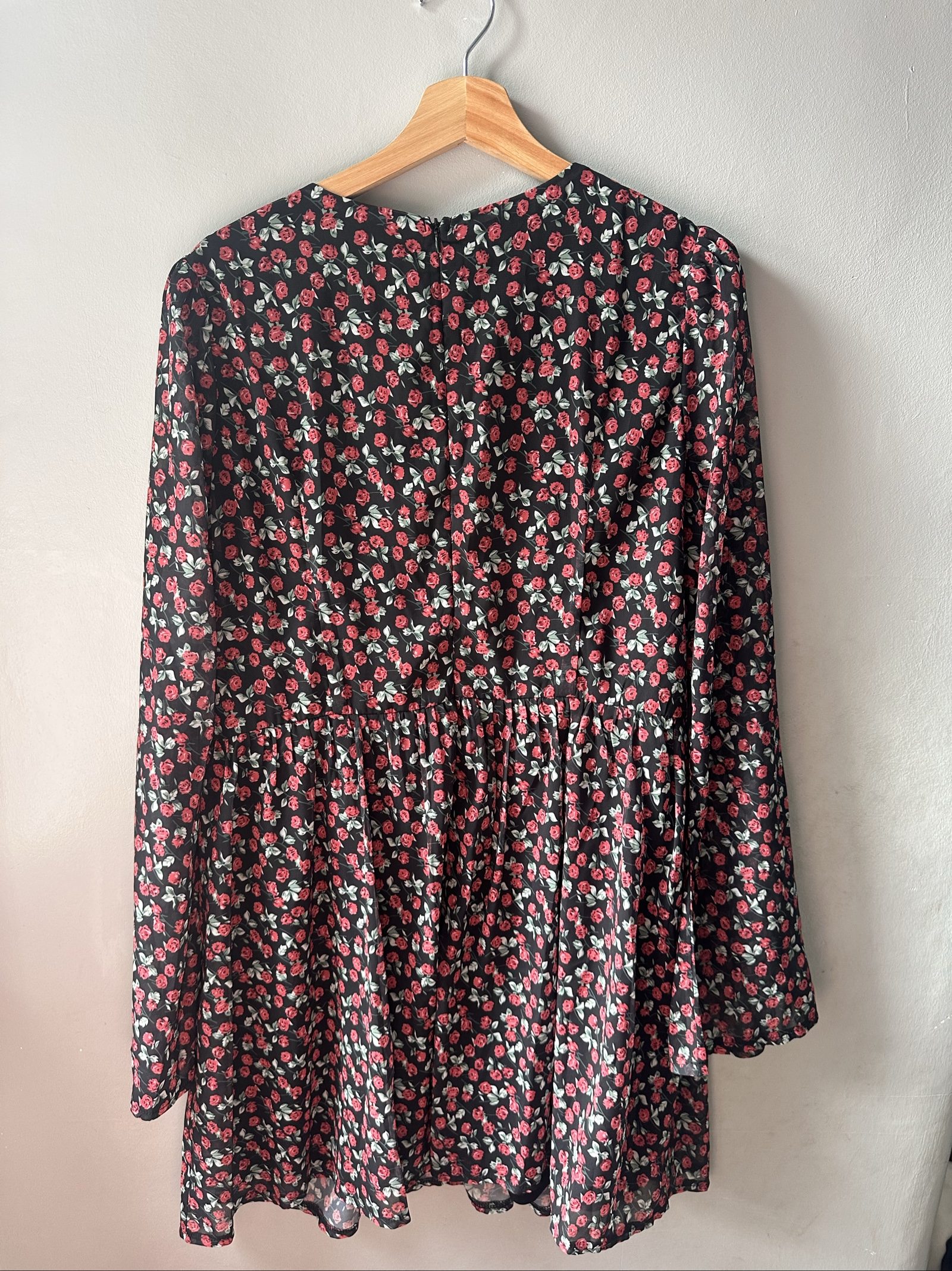 Boohoo Women's Black & Red Floral Mini Dress UK 18 image 4