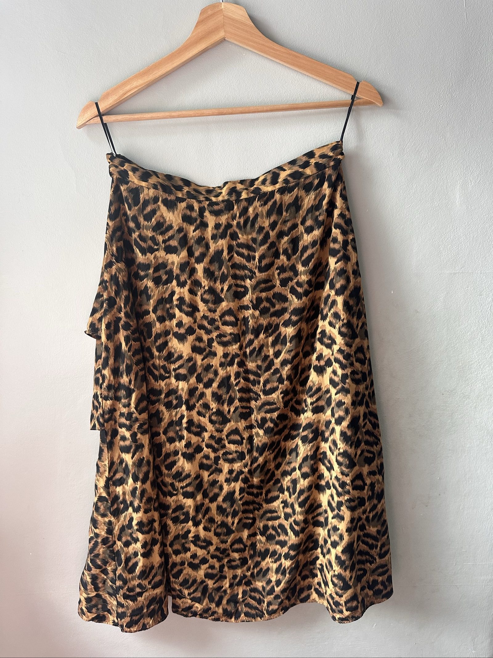 Oasis Women's Brown & Black Leopard Print Ruffle Skirt UK 10 image 4