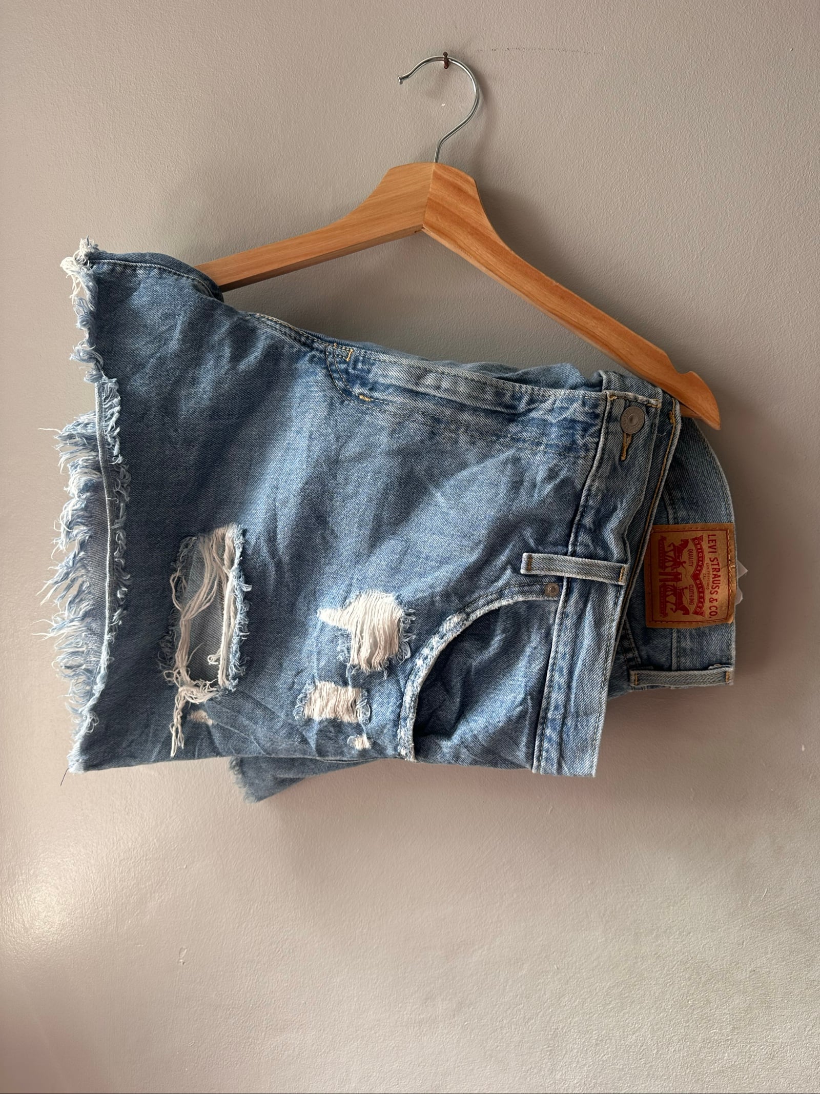 Levi's Light Blue High Waisted Mom Denim Shorts 32