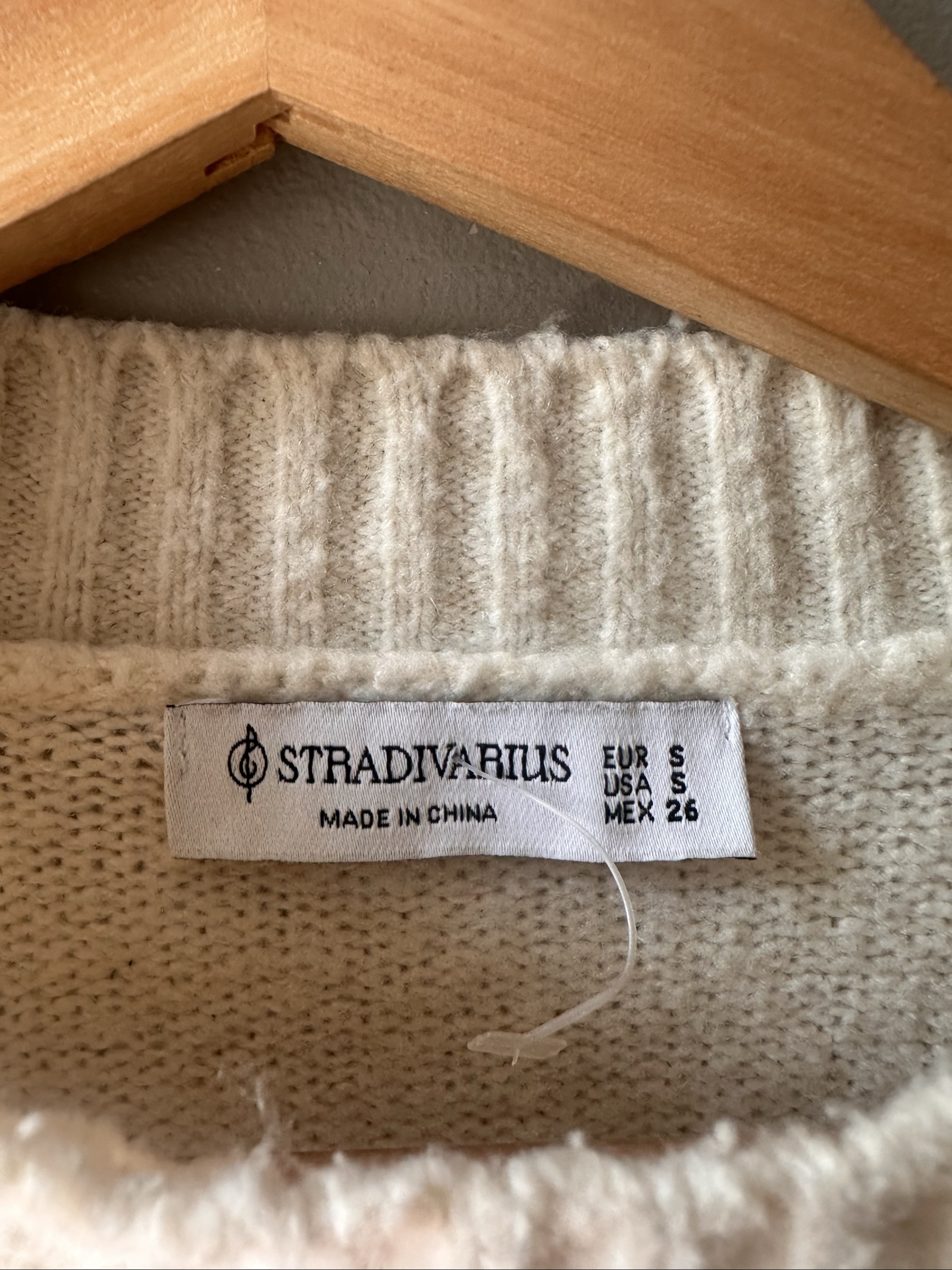 Stradivarius Women's Cream Wool Blend Cropped Sweater Small image 3
