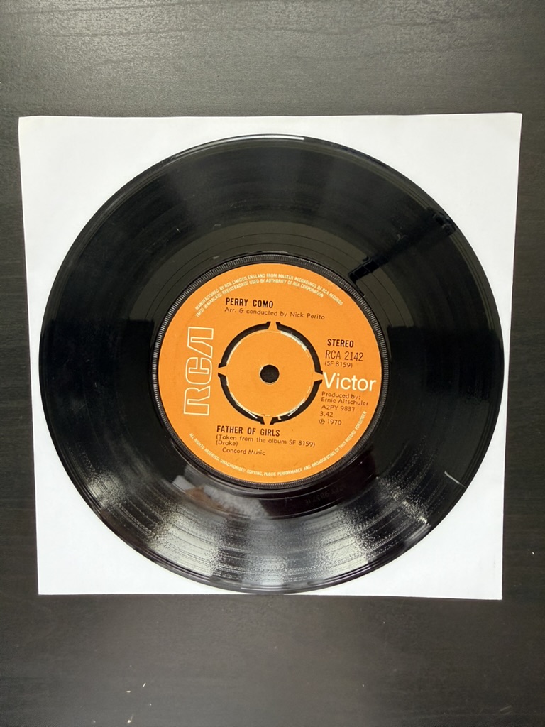 Perry Como RCA Victor Black Vinyl Single You'll Never Walk Alone & Father of Girls image 2