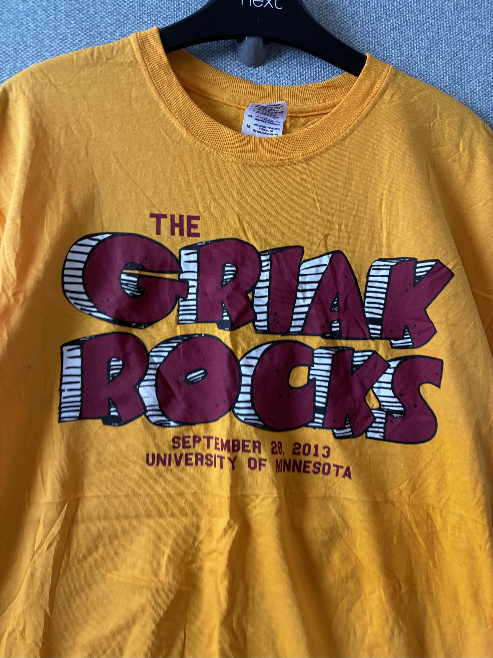 Gildan Men's Yellow Cotton The Griak Rocks T-Shirt Medium image 2