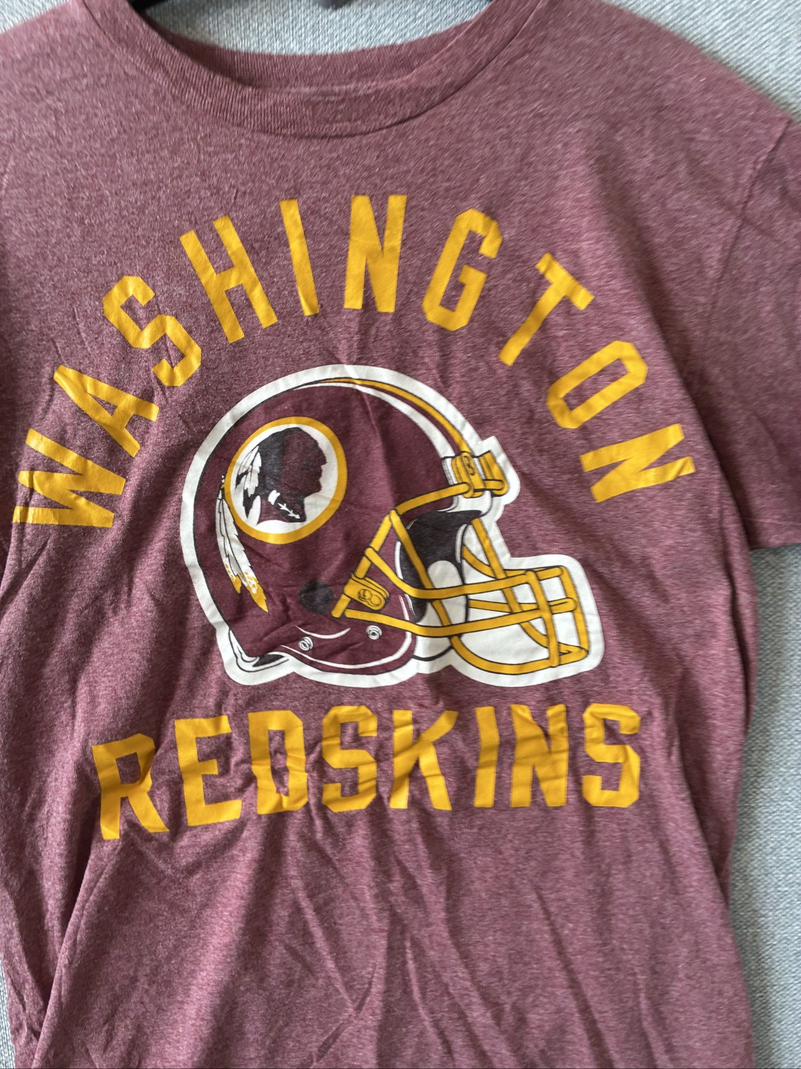 NFL Men’s Burgundy Washington Redskins Graphic T-Shirt Medium image 2