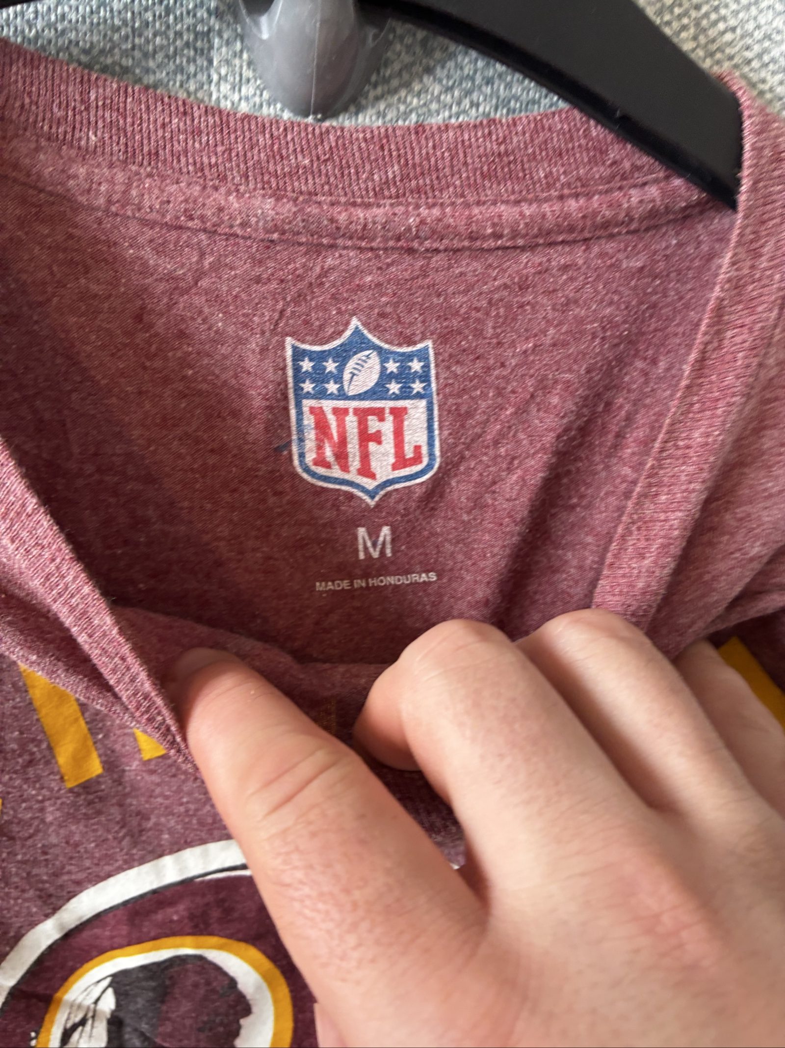 NFL Men’s Burgundy Washington Redskins Graphic T-Shirt Medium image 3