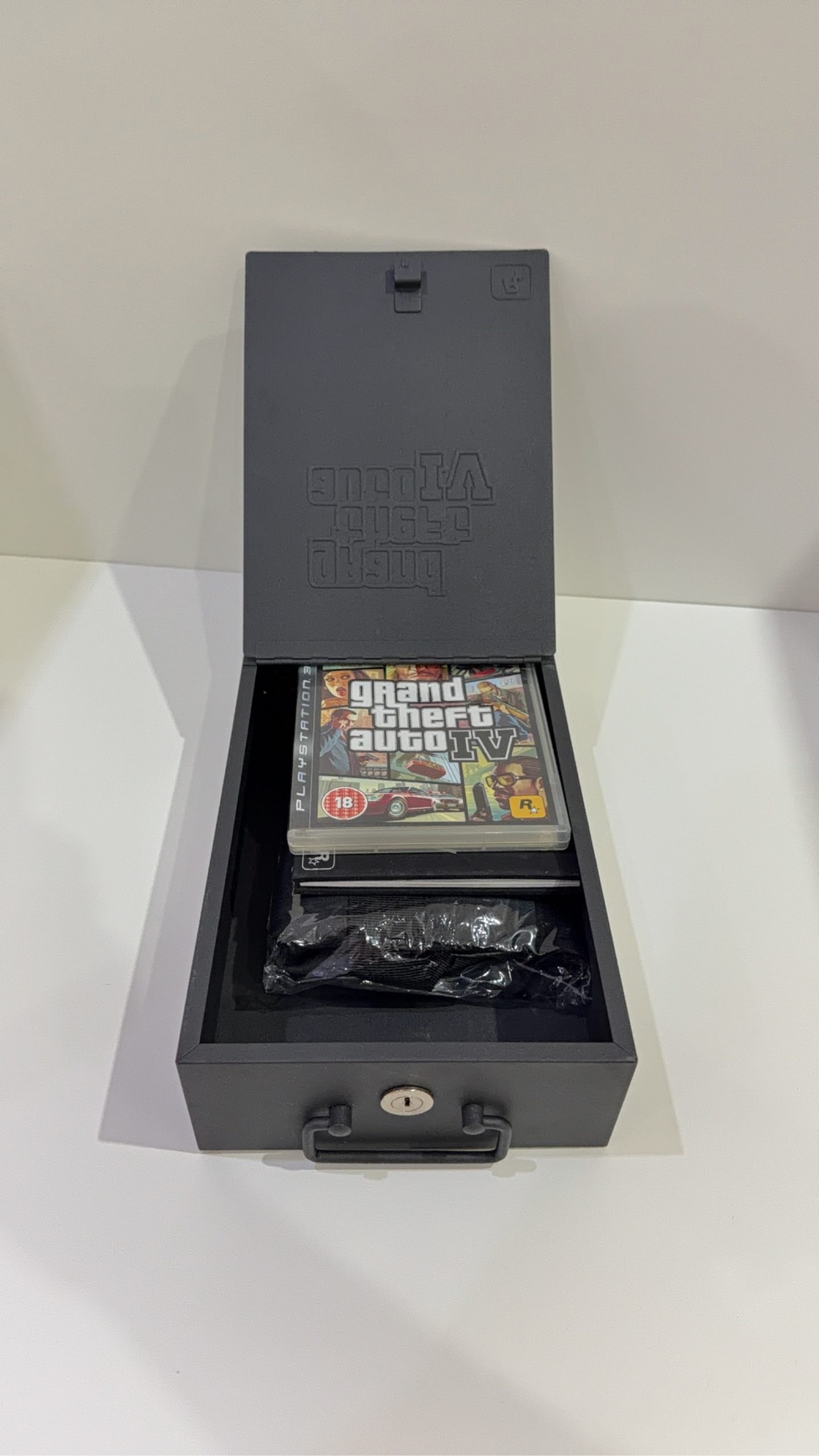 Grand Theft Auto IV GTA 4 Special Edition PS3 Complete Collector's Set PAL UK image 6