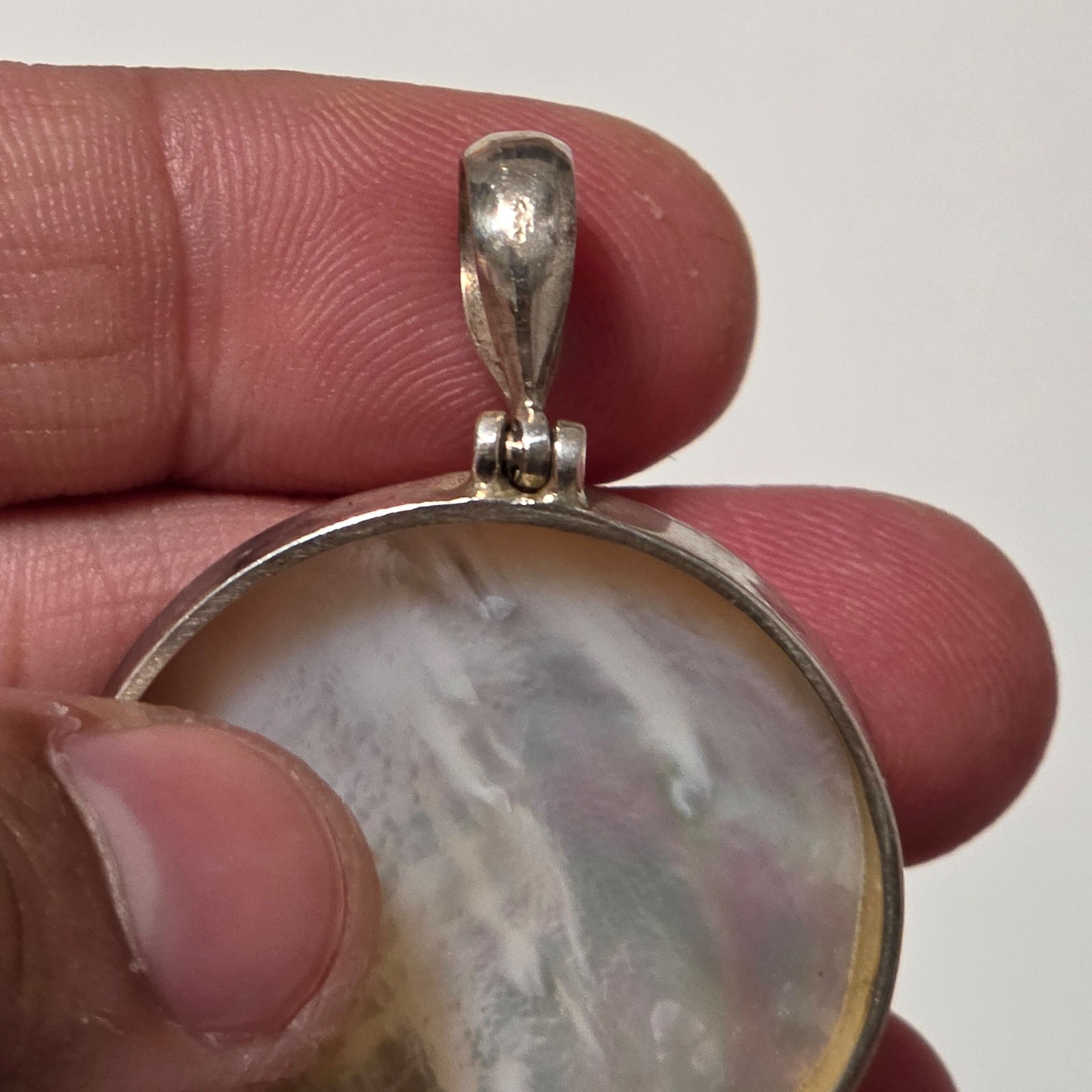 925 Sterling Silver & Mother-of-Pearl Round Pendant.b5 image 2