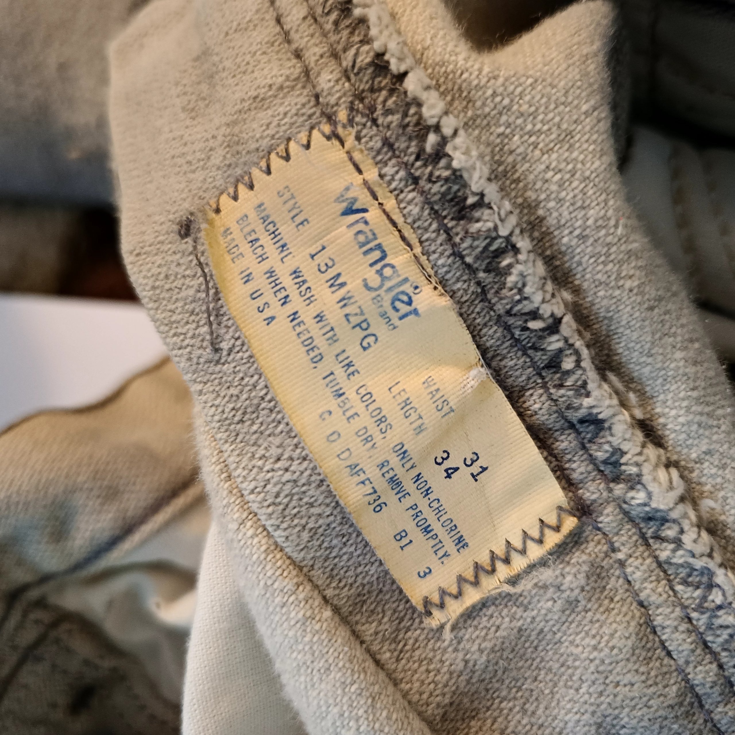 Wrangler Beige Denim Jeans 31x34 Classic Fit image 2