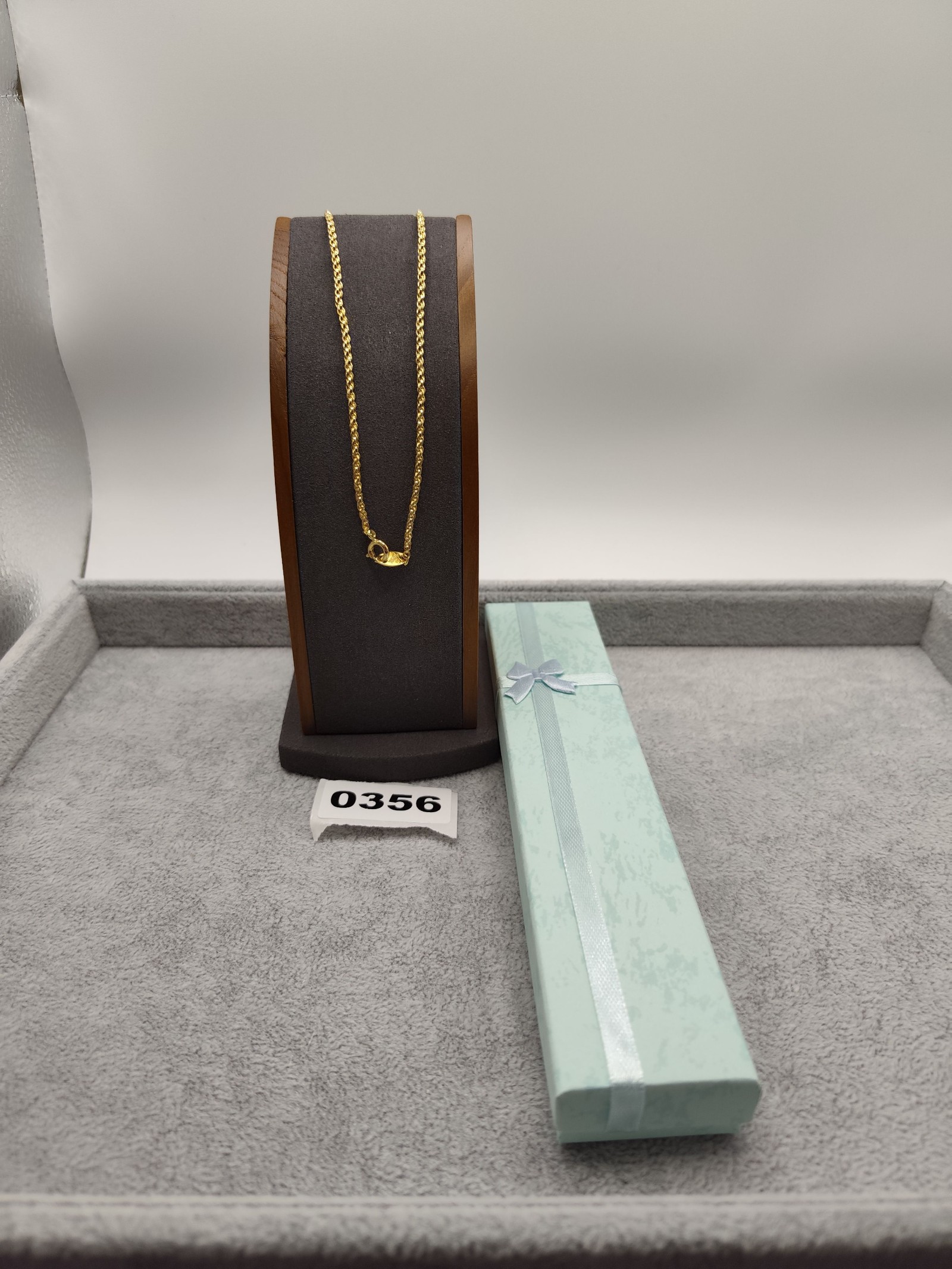 Trifari Women's Gold Tone Chain Necklace 17 in with Gift Box